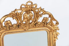 Antique miroir Louis Philippe du 19ème siècle, doré à l'or fin, avec crête ornée