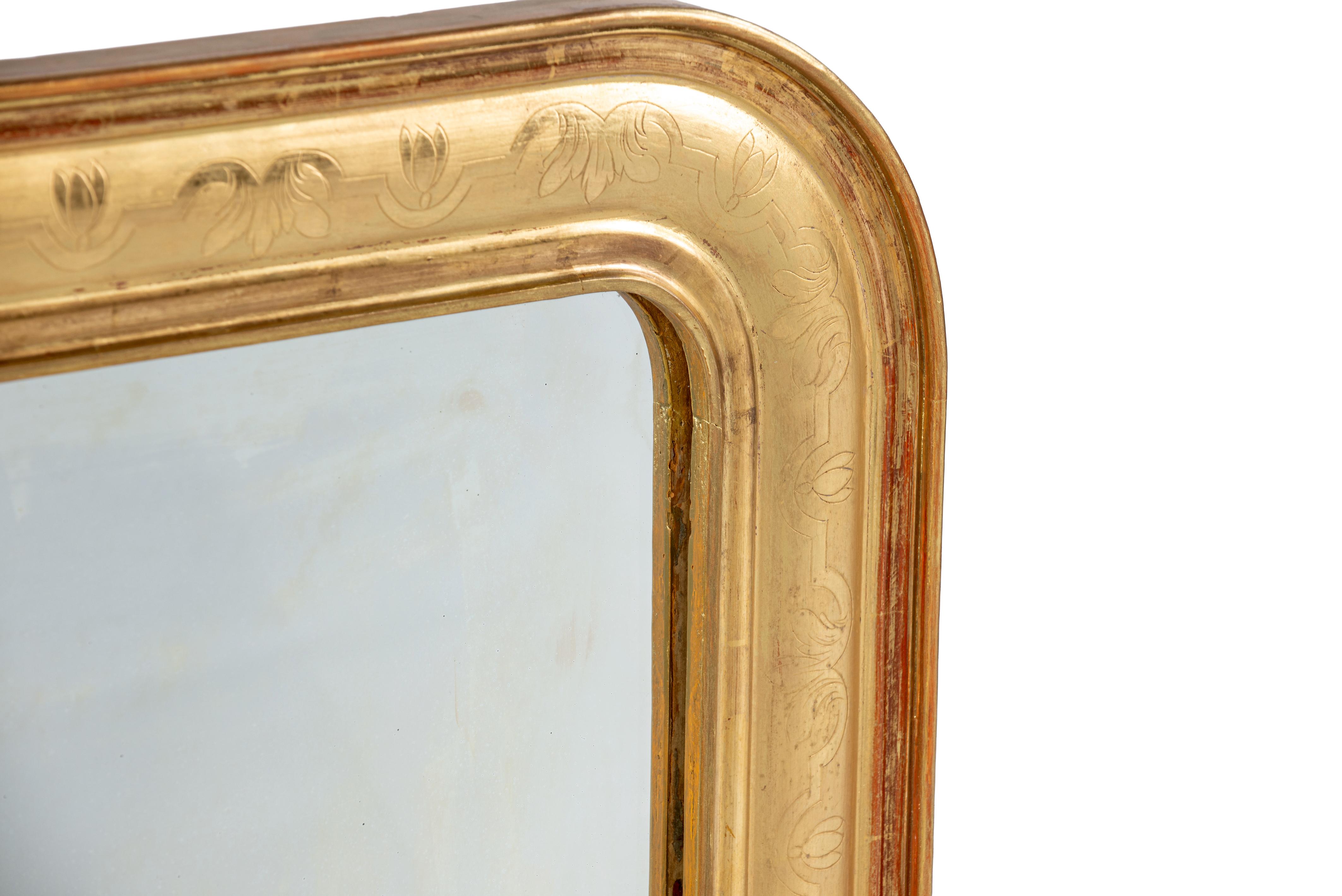 Gesso Antique French del XIX secolo, specchio Louis Philippe dorato e lucidato a foglia d'oro in vendita