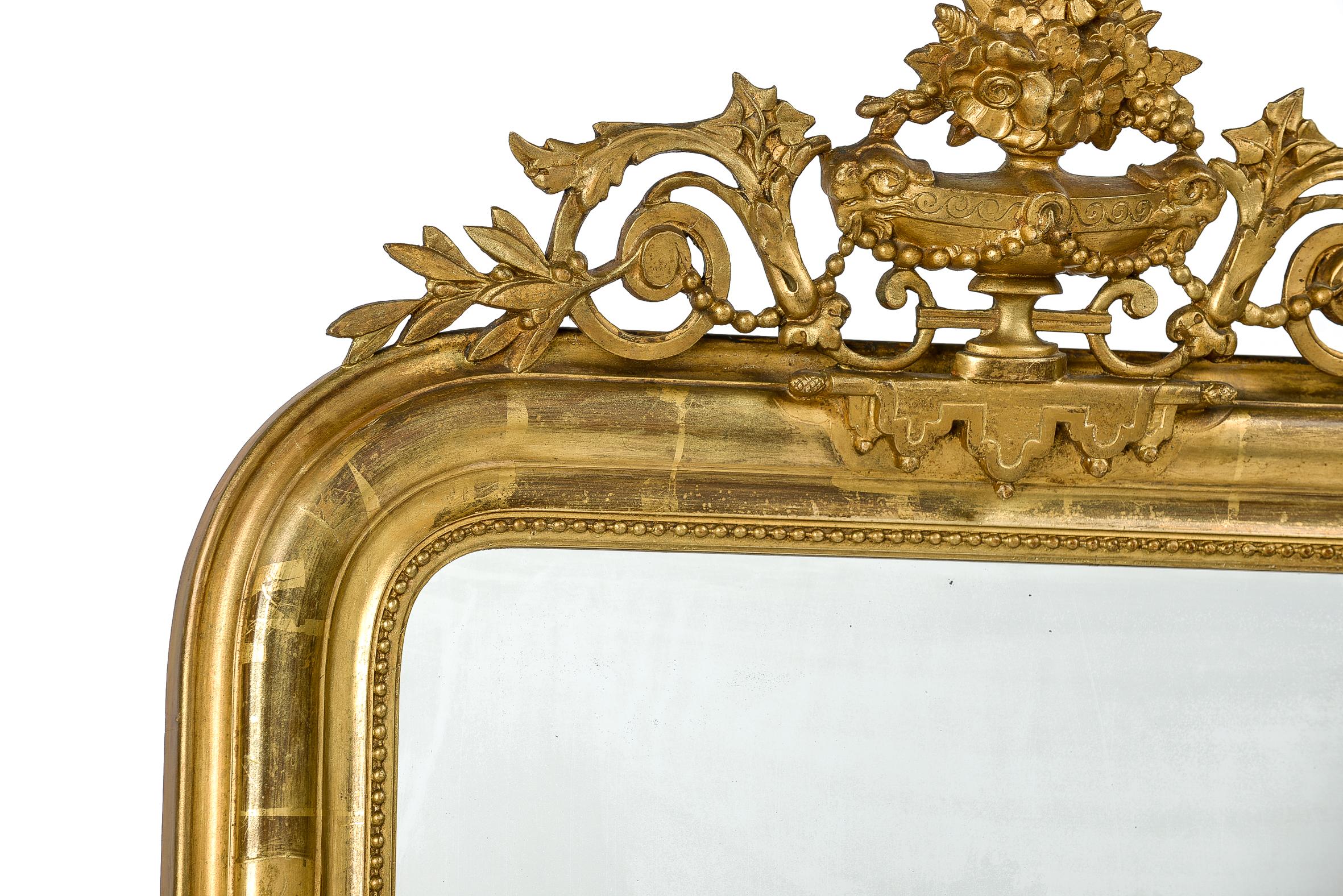 Antique 19th Century French Gold Leaf Gilt Louis Philippe Mirror with Crest In Good Condition In Casteren, NL