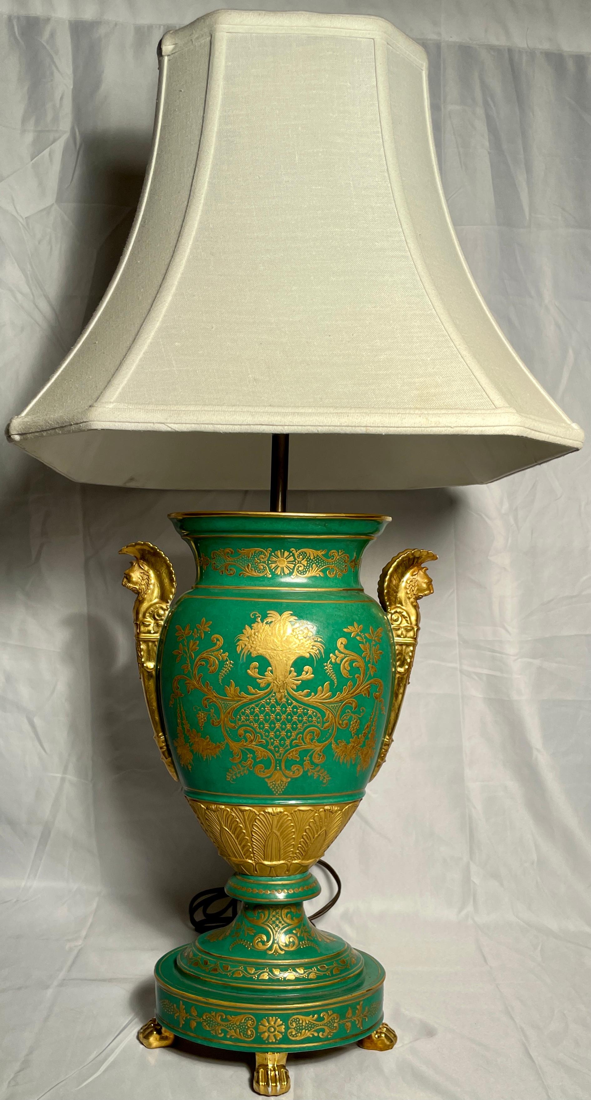 Antike französische Porzellanlampe des 19. Jahrhunderts, grün und gold bemalt, um 1860 im Angebot 5