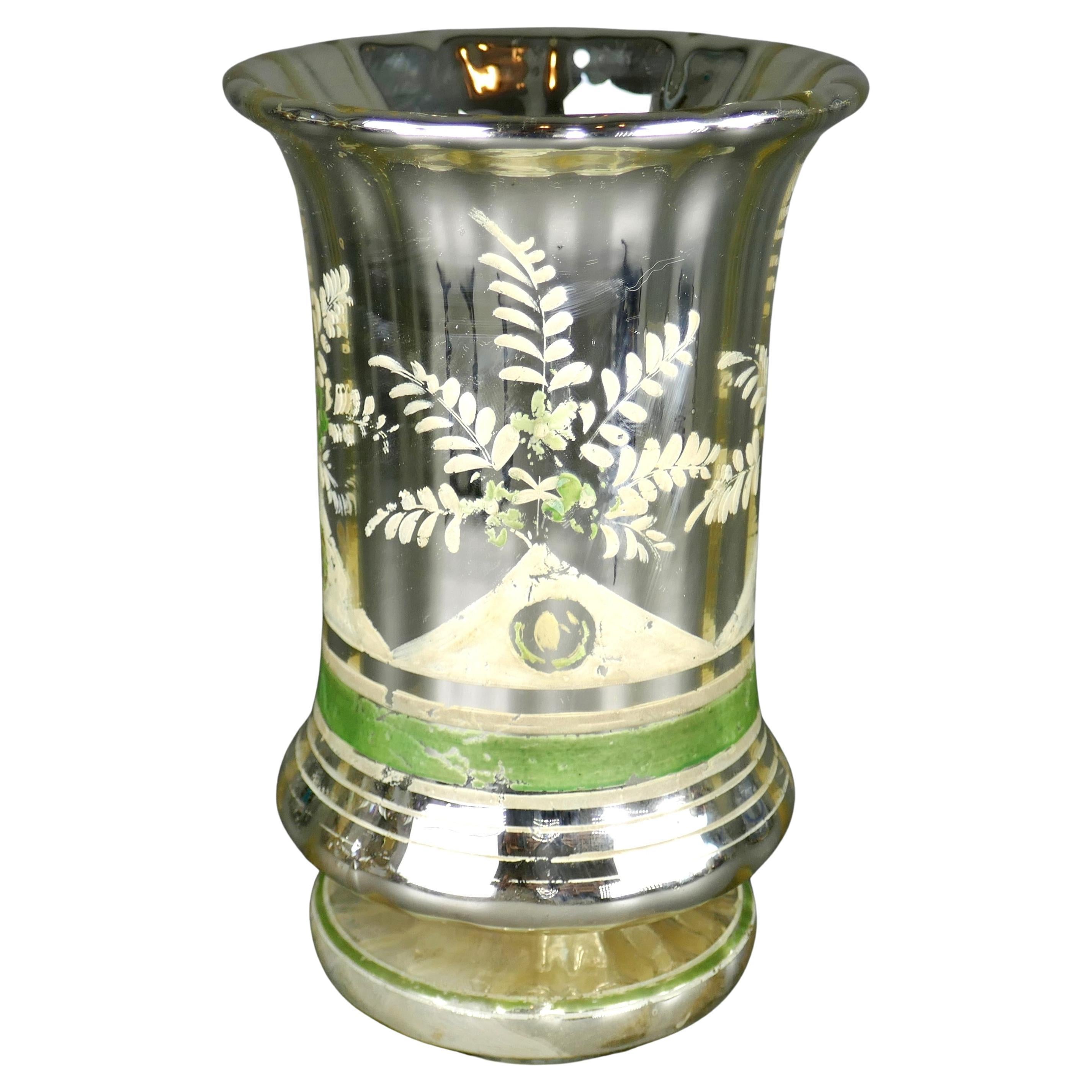 Antique French del XIX secolo, vaso con piede in vetro soffiato a mano e specchiato al mercurio