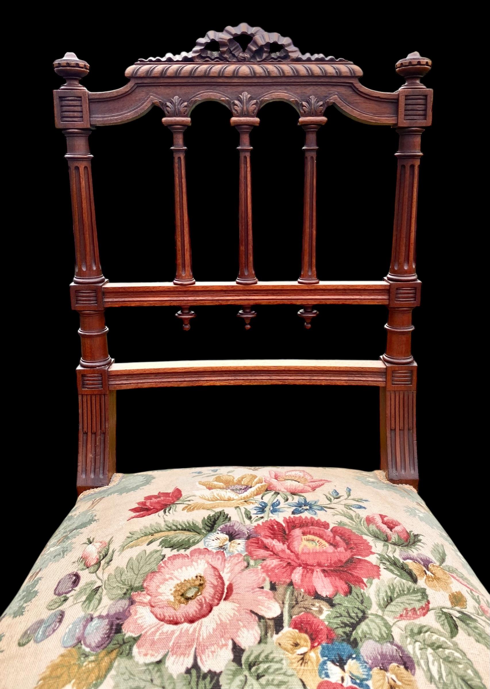 Antique Early 20th Century Französisch Hand geschnitzt Nussbaum Side Chair im Angebot 5