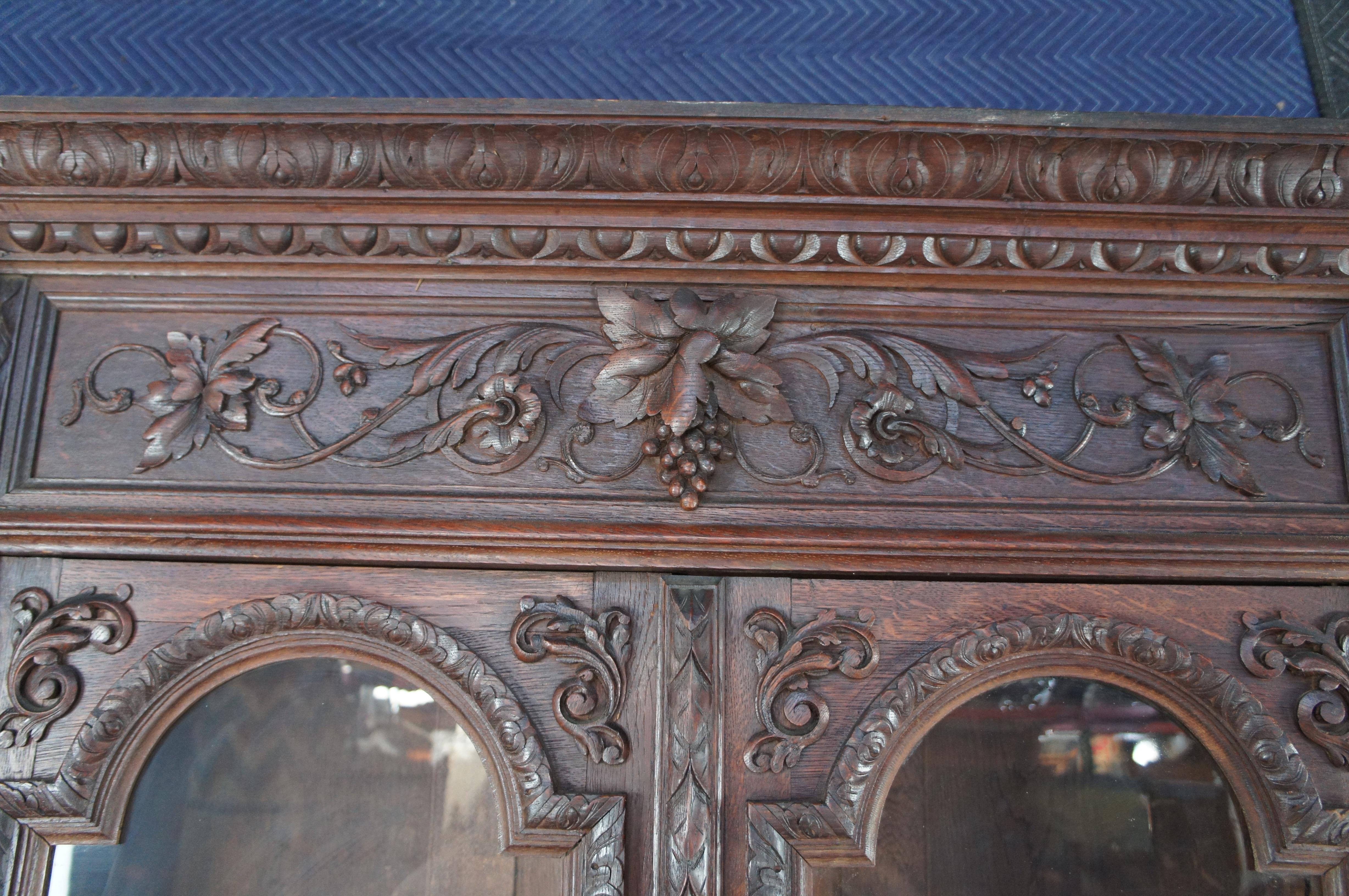 Antique 19th Century French Henry II Carved Oak Hunt Cabinet Bookcase Cupboard In Good Condition For Sale In Dayton, OH