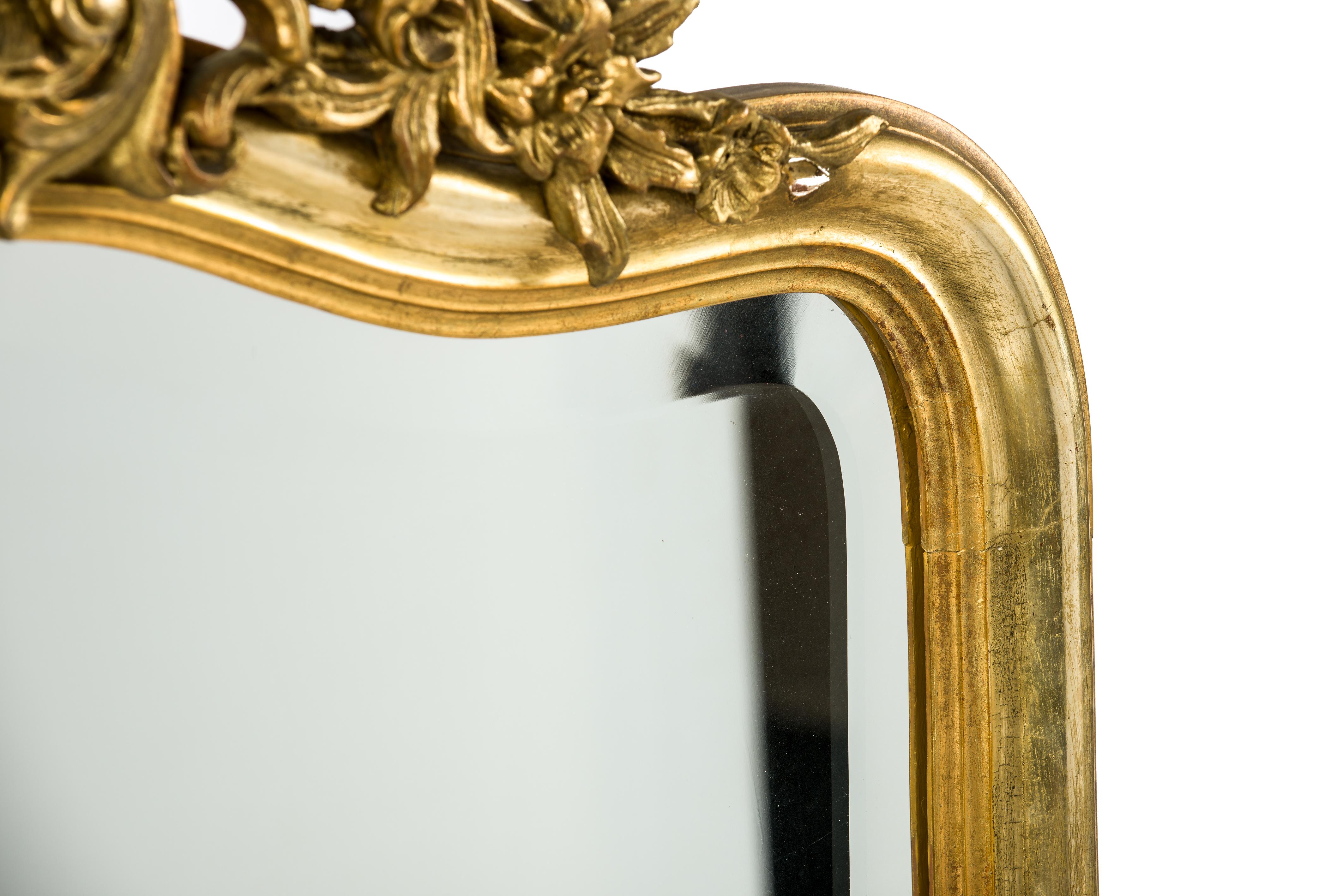 XIXe siècle Antique Miroir doré Louis Quinze du 19ème siècle avec verre à facettes en vente