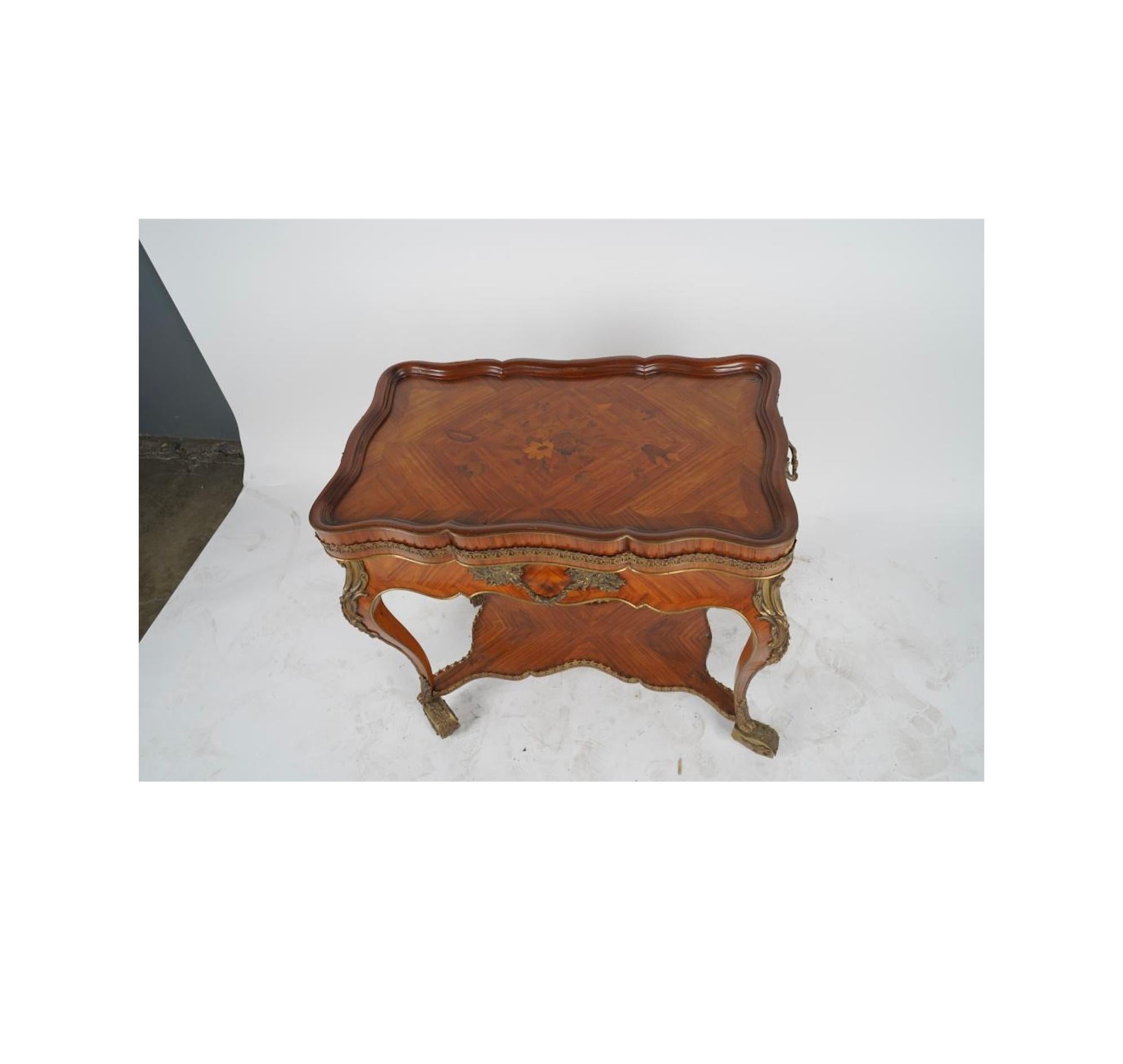 Age : 1850 - 1900

Style de mobilier : Louis XV (1730 - 1770)

Dimensions totales : 32