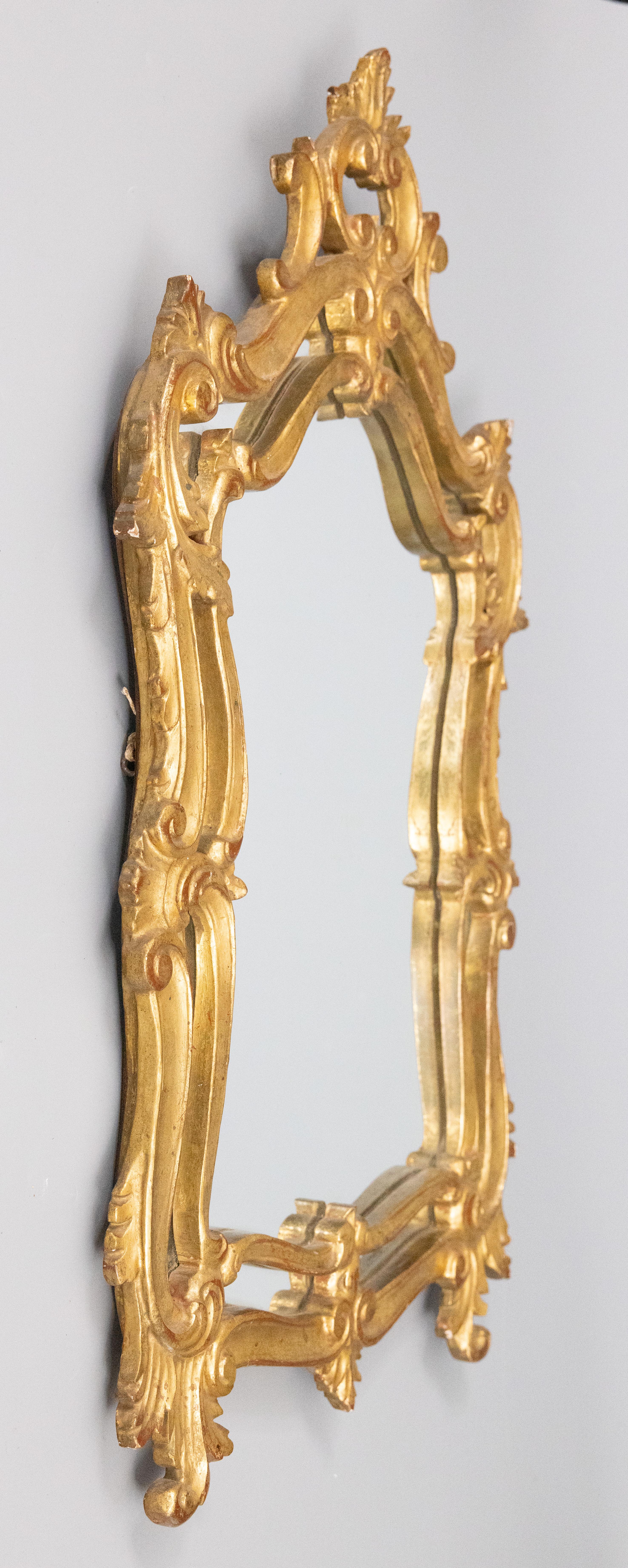 Antique French del XIX secolo, specchio in legno dorato in stile Luigi XV In condizioni buone in vendita a Pearland, TX