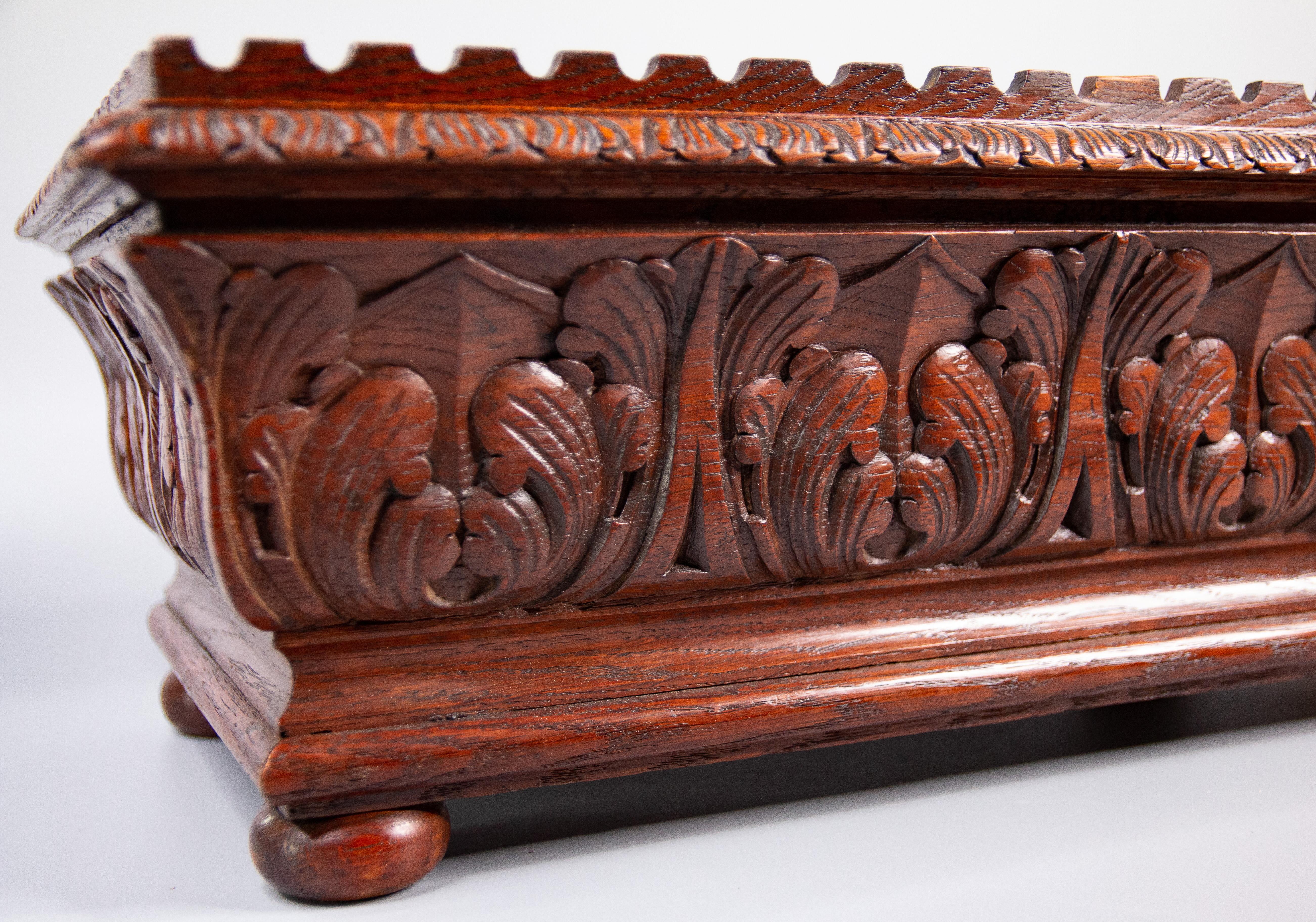 Hand-Carved Antique 19th-Century French Mahogany Carved Jardiniere Planter For Sale