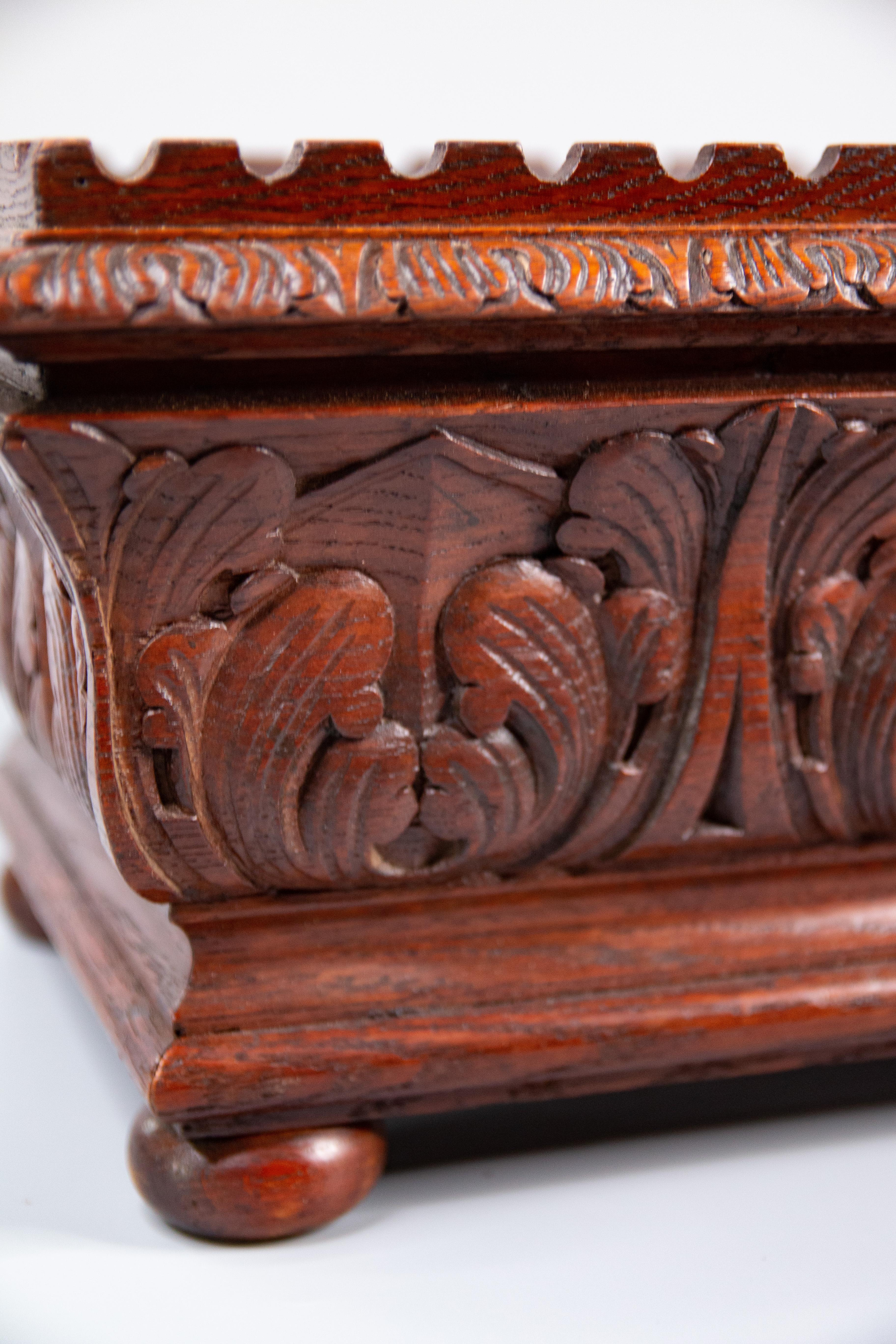 Antique 19th-Century French Mahogany Carved Jardiniere Planter For Sale 2