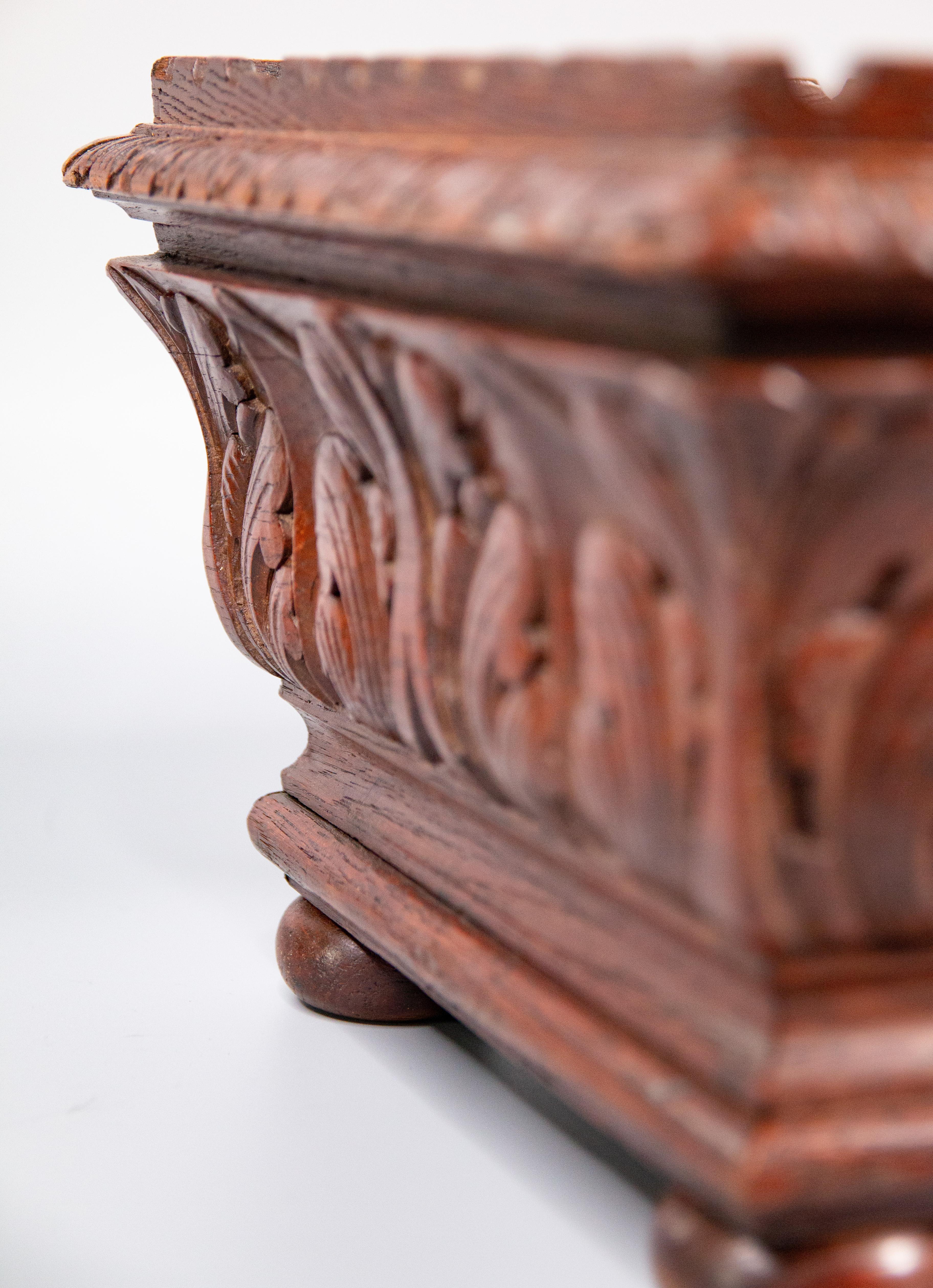Antique 19th-Century French Mahogany Carved Jardiniere Planter For Sale 3