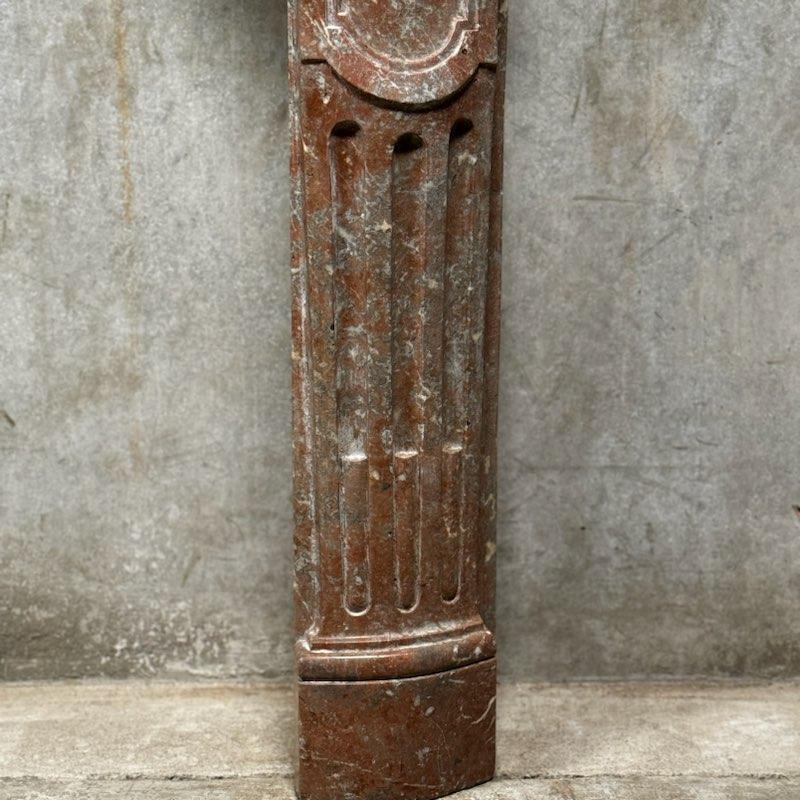 Antiker französischer Louis xv-Kaminsims aus Marmor des 19. Jahrhunderts (Louis XV.) im Angebot