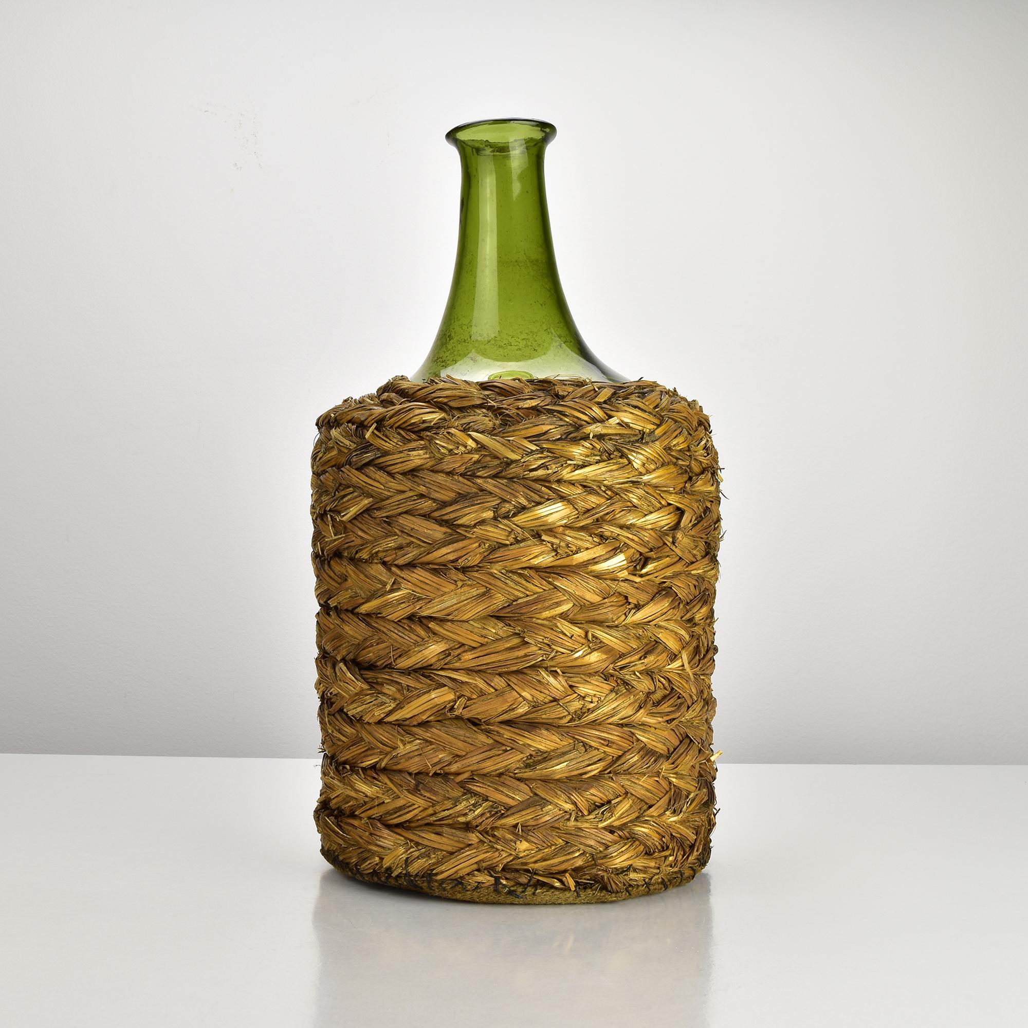Antiguo Siglo XIX Botella de Vino Francesa de Vidrio Soplado Cesta de Paja Enjaulada Victoriano en venta