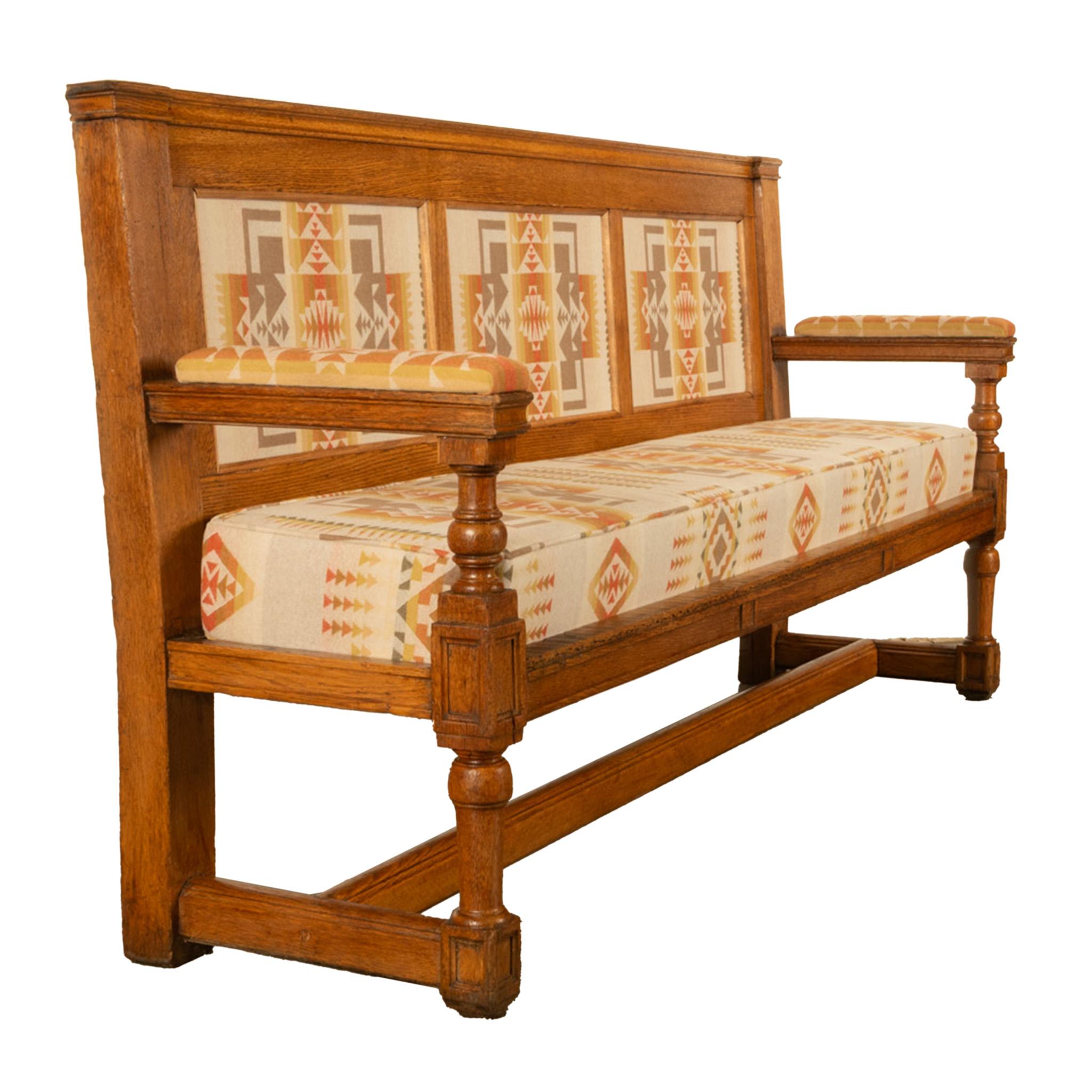 Tourné Antique Banc en chêne français du 19ème siècle Pendleton Chief Joseph Fabric 1880 en vente