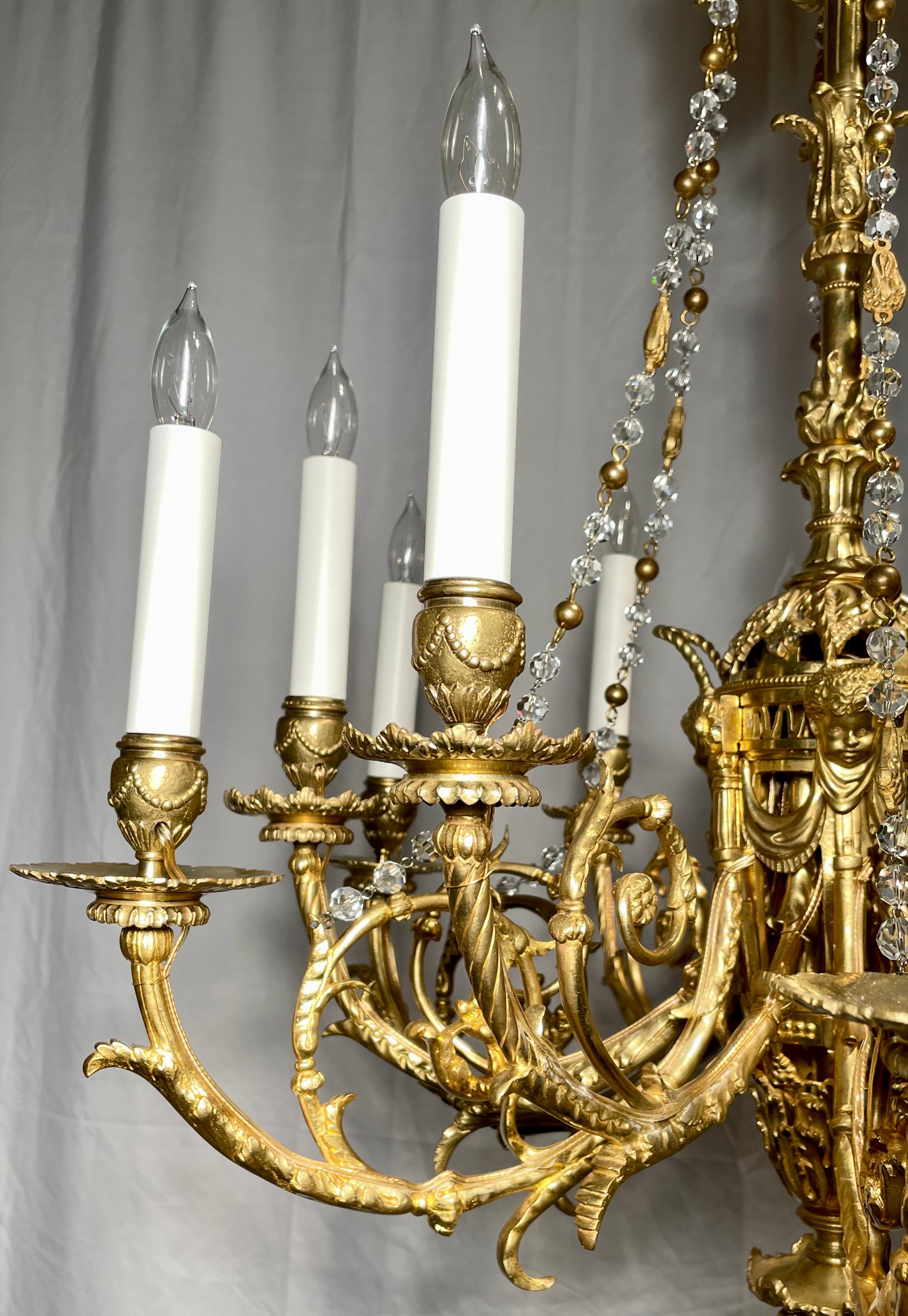 Lustre ancien à 12 lumières en bronze doré et perles de cristal du 19e siècle. Bon état - En vente à New Orleans, LA