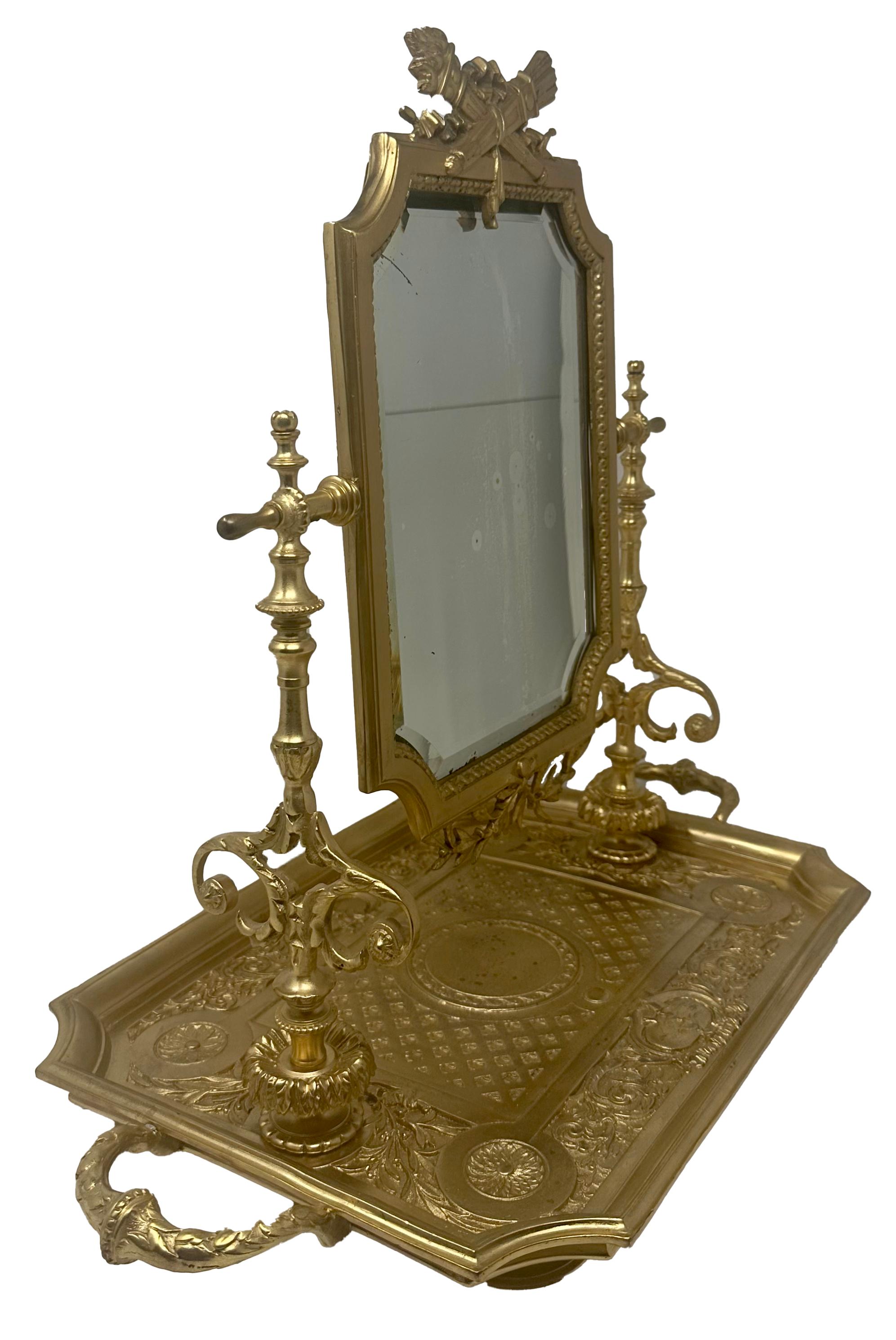 Ancienne commode miroir en bronze doré du 19ème siècle 