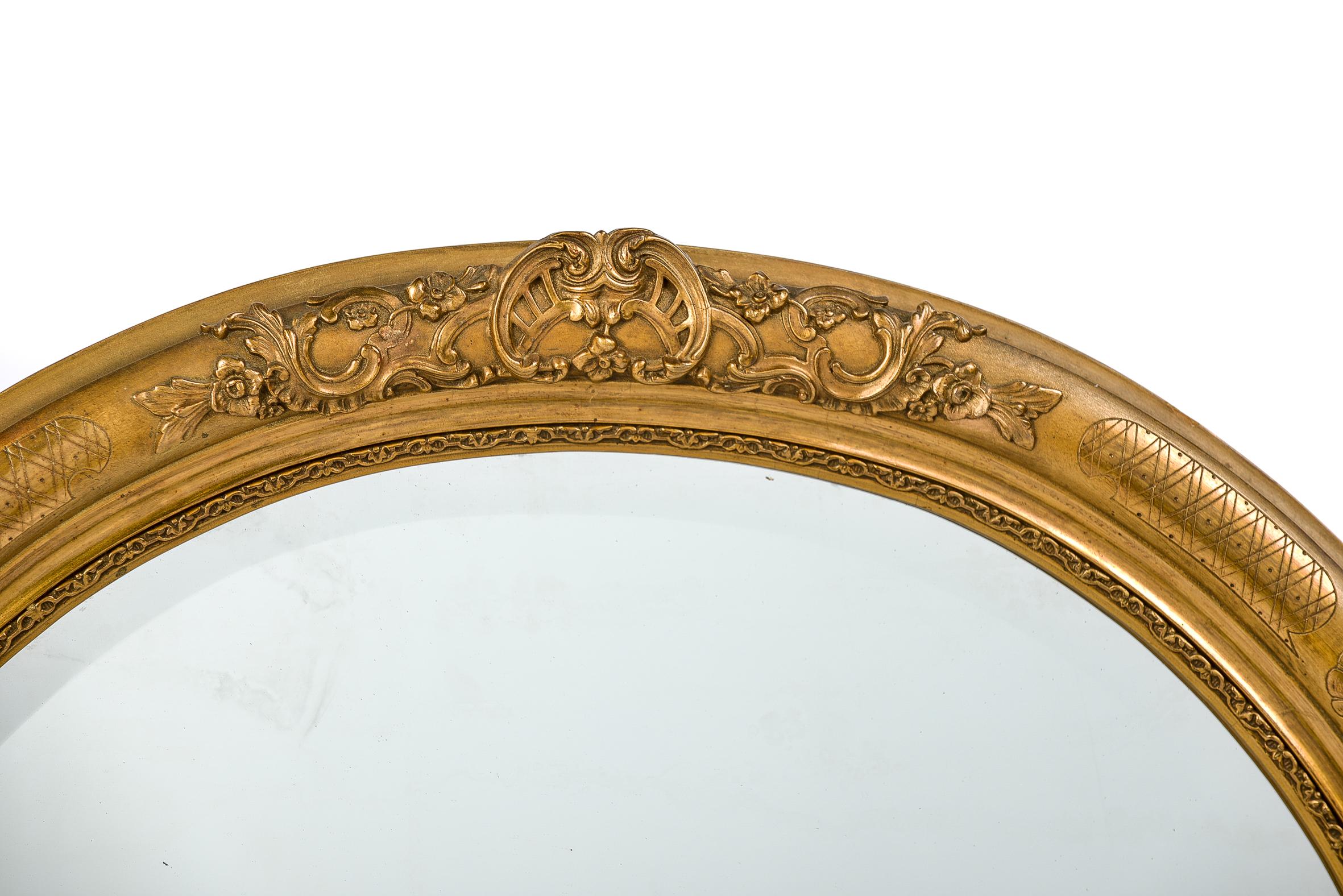 Louis Philippe Antique 19th Century French Oval Gold Leaf Gilt Mirror with Faceted Glass