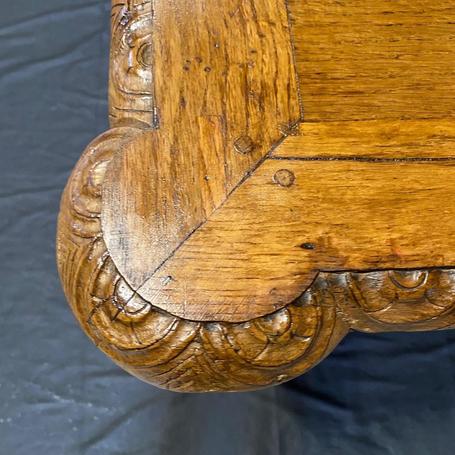 Français Table d'appoint ou petit bureau provincial français du 19ème siècle en vente