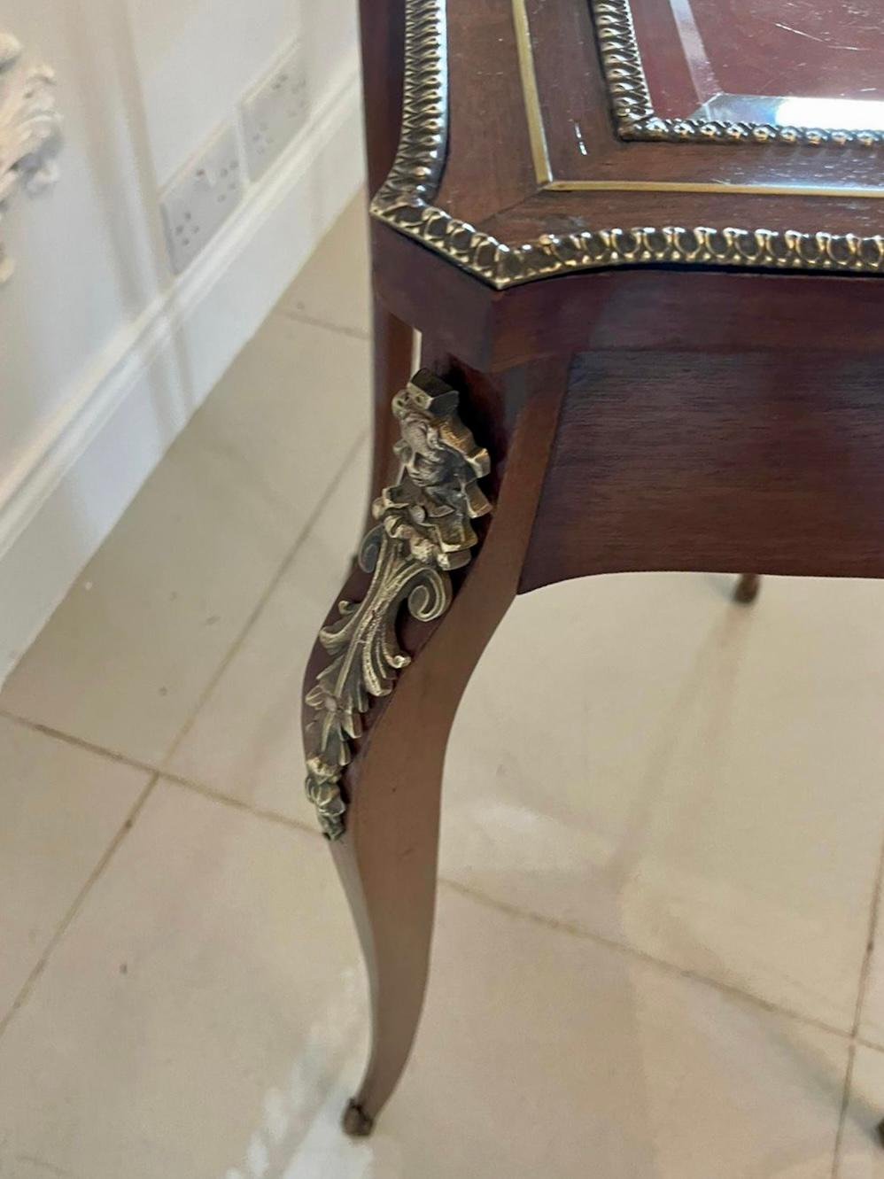 Ancienne armoire à bijouterie en acajou incrusté de laiton de qualité française du 19e siècle Bon état - En vente à Suffolk, GB