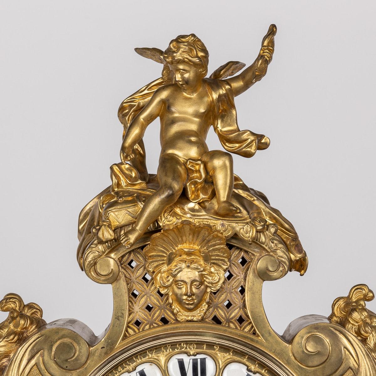 Horloge ancienne de style Régence française du 19ème siècle en bronze doré, Thuret A Paris en vente 3