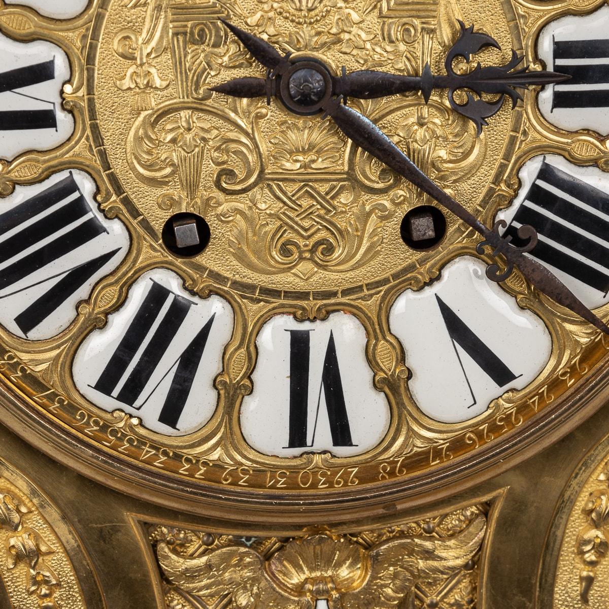 Horloge ancienne de style Régence française du 19ème siècle en bronze doré, Thuret A Paris en vente 8