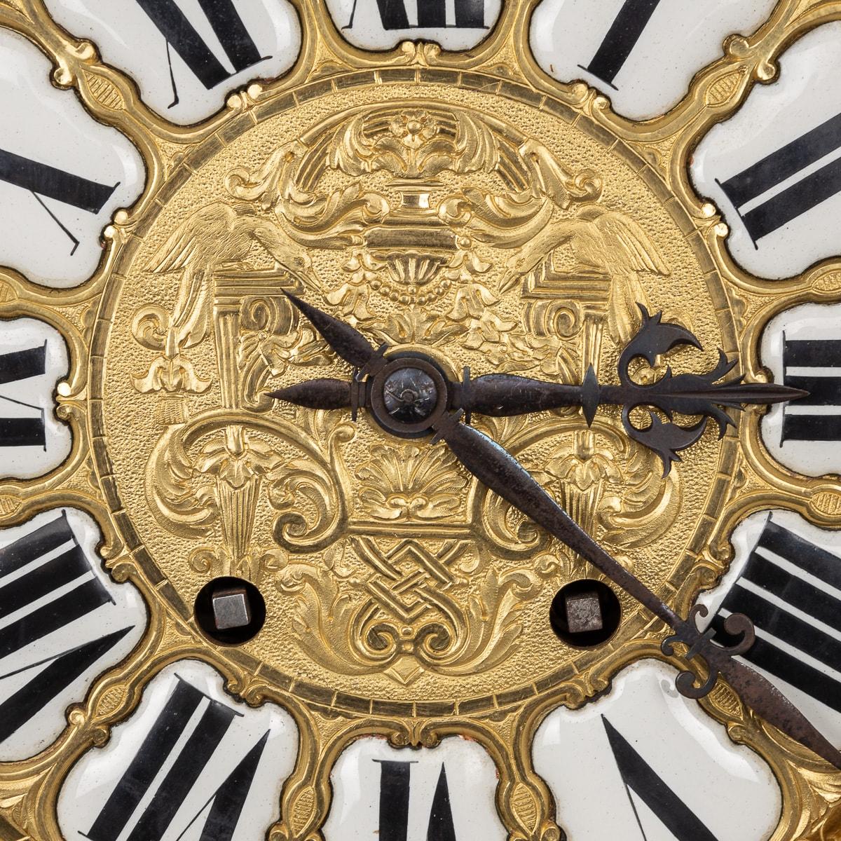 Horloge ancienne de style Régence française du 19ème siècle en bronze doré, Thuret A Paris en vente 10