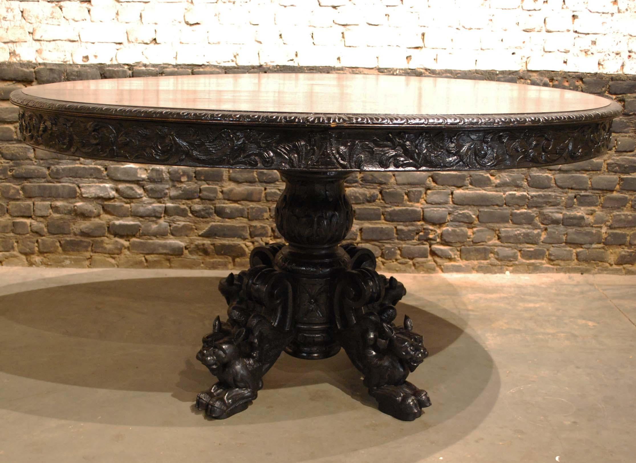 Antique 19th Century French Renaissance Black Hand Carved Oak Dining Table In Good Condition In Casteren, NL