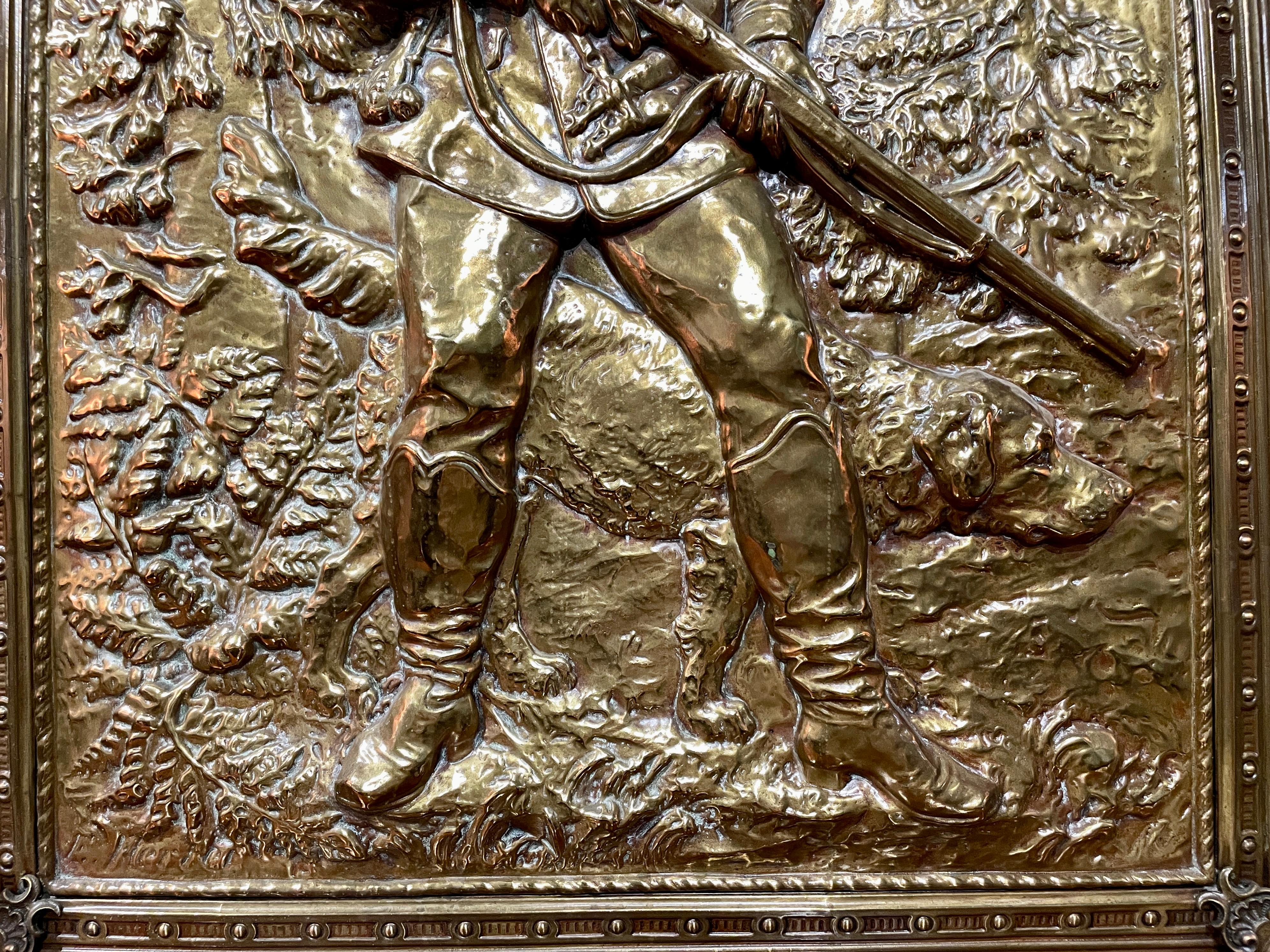 Antiguo panel de latón repoussé francés del siglo XIX, 