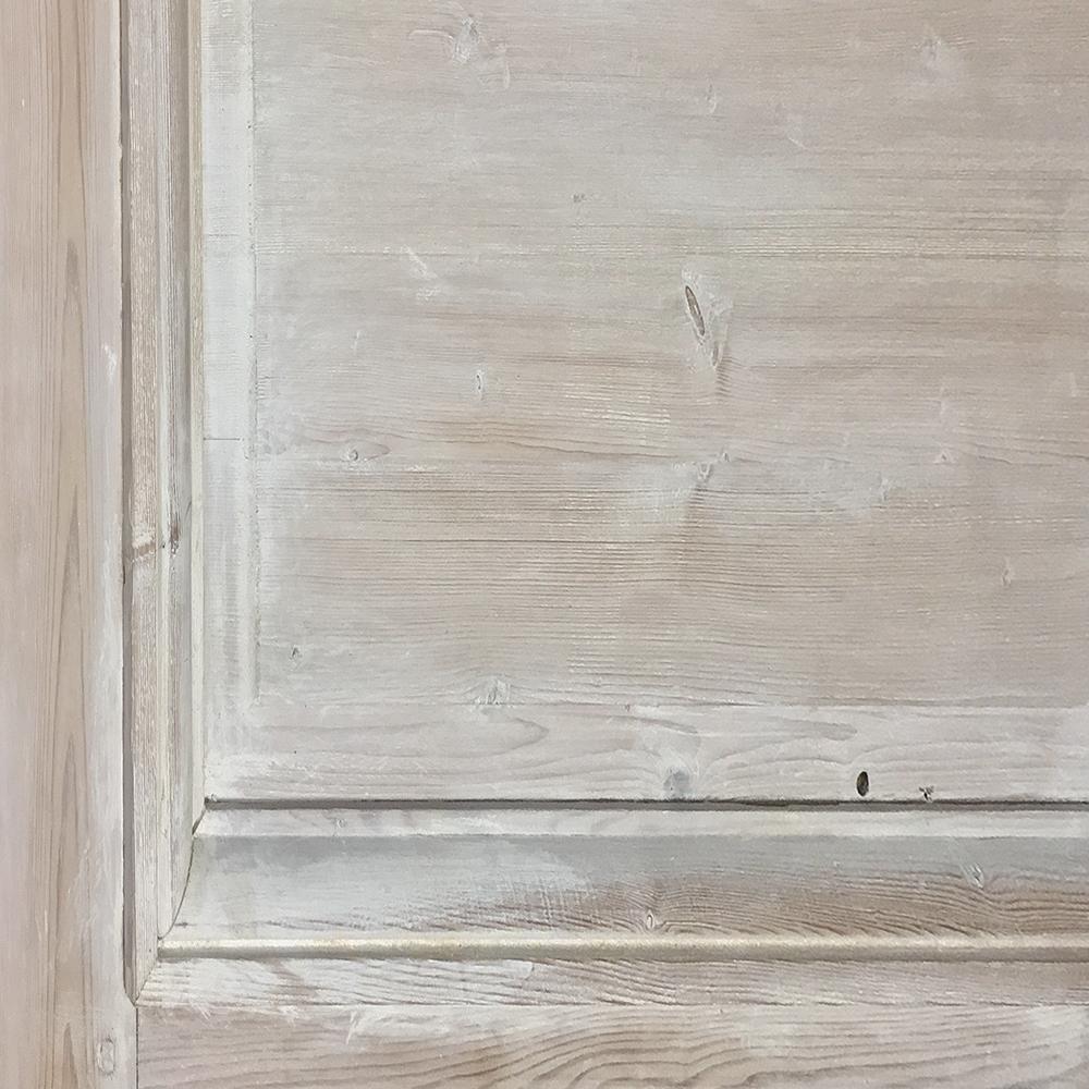 Antique 19th Century French Whitewashed Pine Boiserie Trumeau In Good Condition For Sale In Dallas, TX