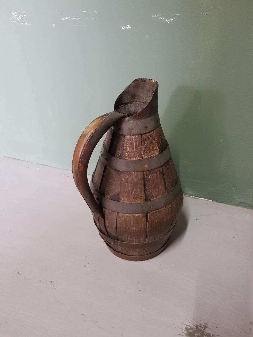 Antique 19th Century French Wooden And Copper Wine Pitcher. In Good Condition In Raalte, NL