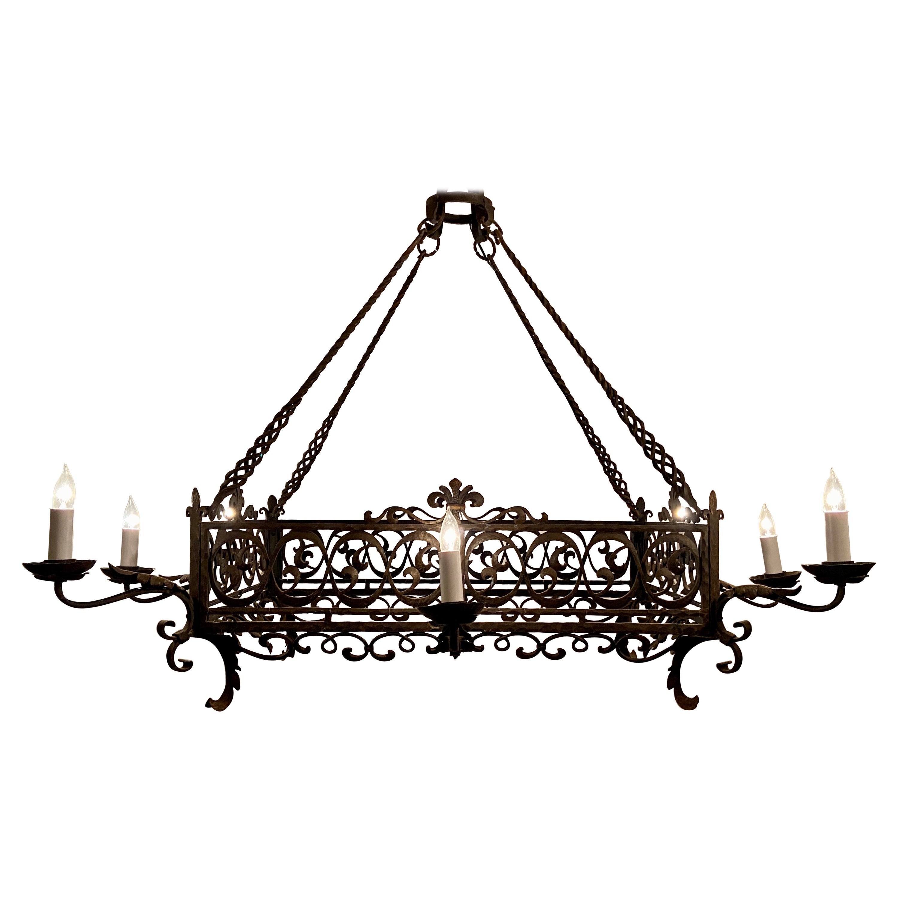 Lustre français ancien en fer forgé du 19ème siècle, vers 1890