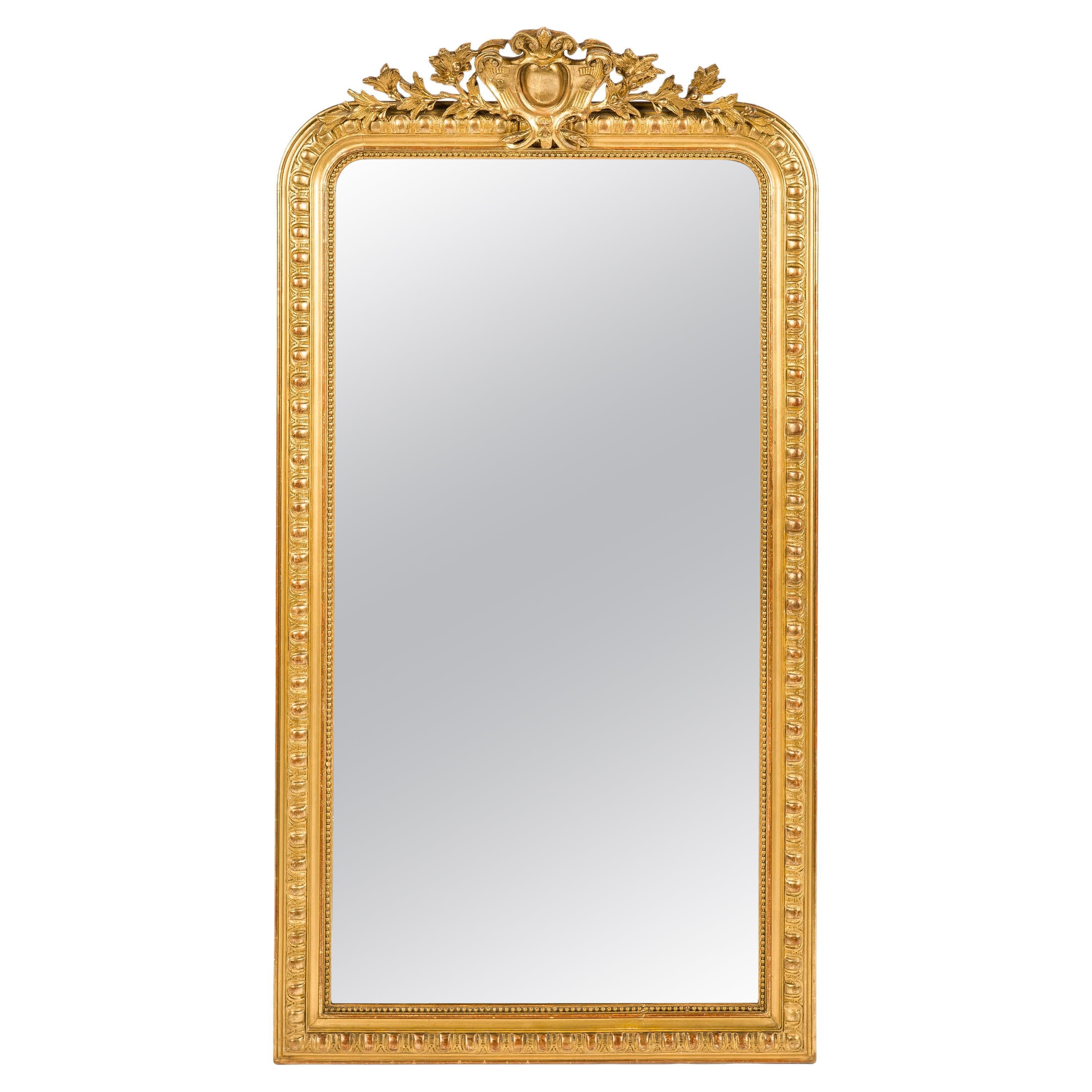 Antique 19th-Century Gadrooned French Gold Leaf Gilt Louis Philippe Mirror For Sale