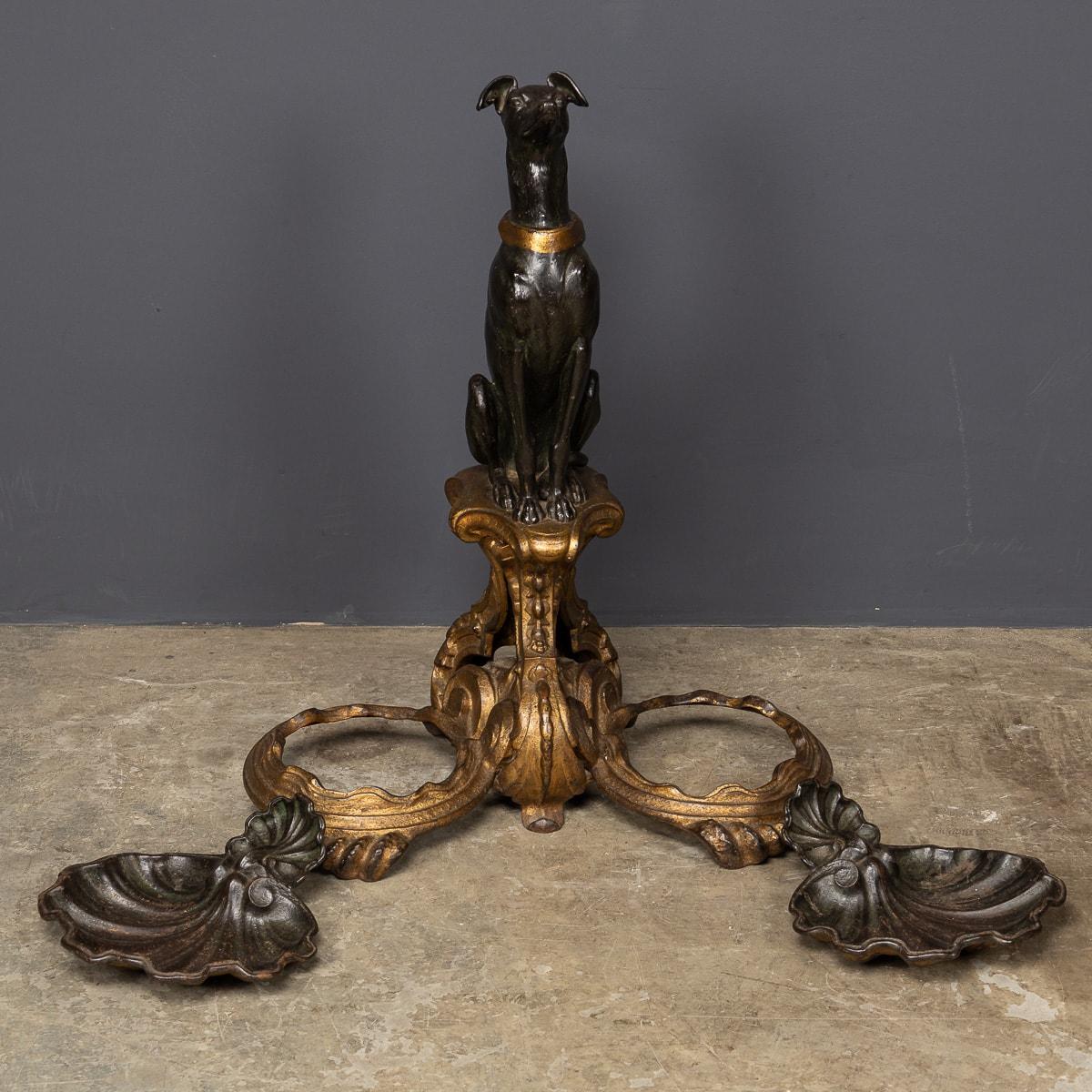 Bronze A.I.C C Ancienne canne à chien en bronze peint de style géorgien du 19e siècle, c.1830 en vente