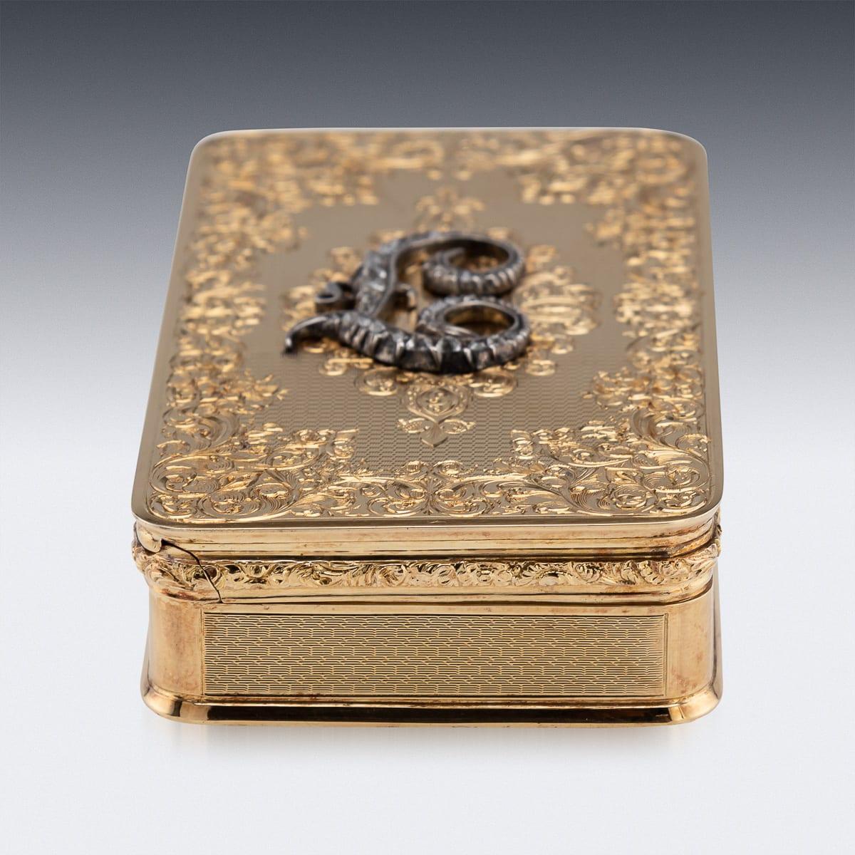 Antique 19th Century German 18K Solid Gold & Diamond Snuff Box, Hanau c.1840 In Good Condition For Sale In Royal Tunbridge Wells, Kent