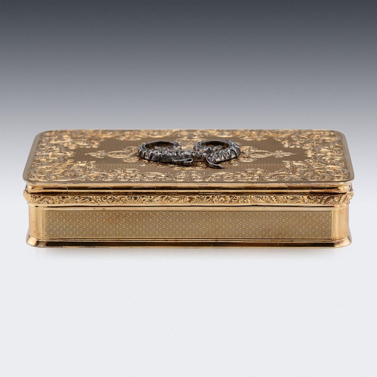 Antique 19th Century German 18K Solid Gold & Diamond Snuff Box, Hanau c.1840 For Sale 3
