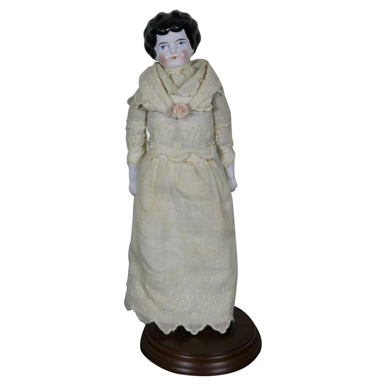 Très ancienne ROBE de POUPÉE (Gebraucht) in Le Locle für CHF 32 - mit
