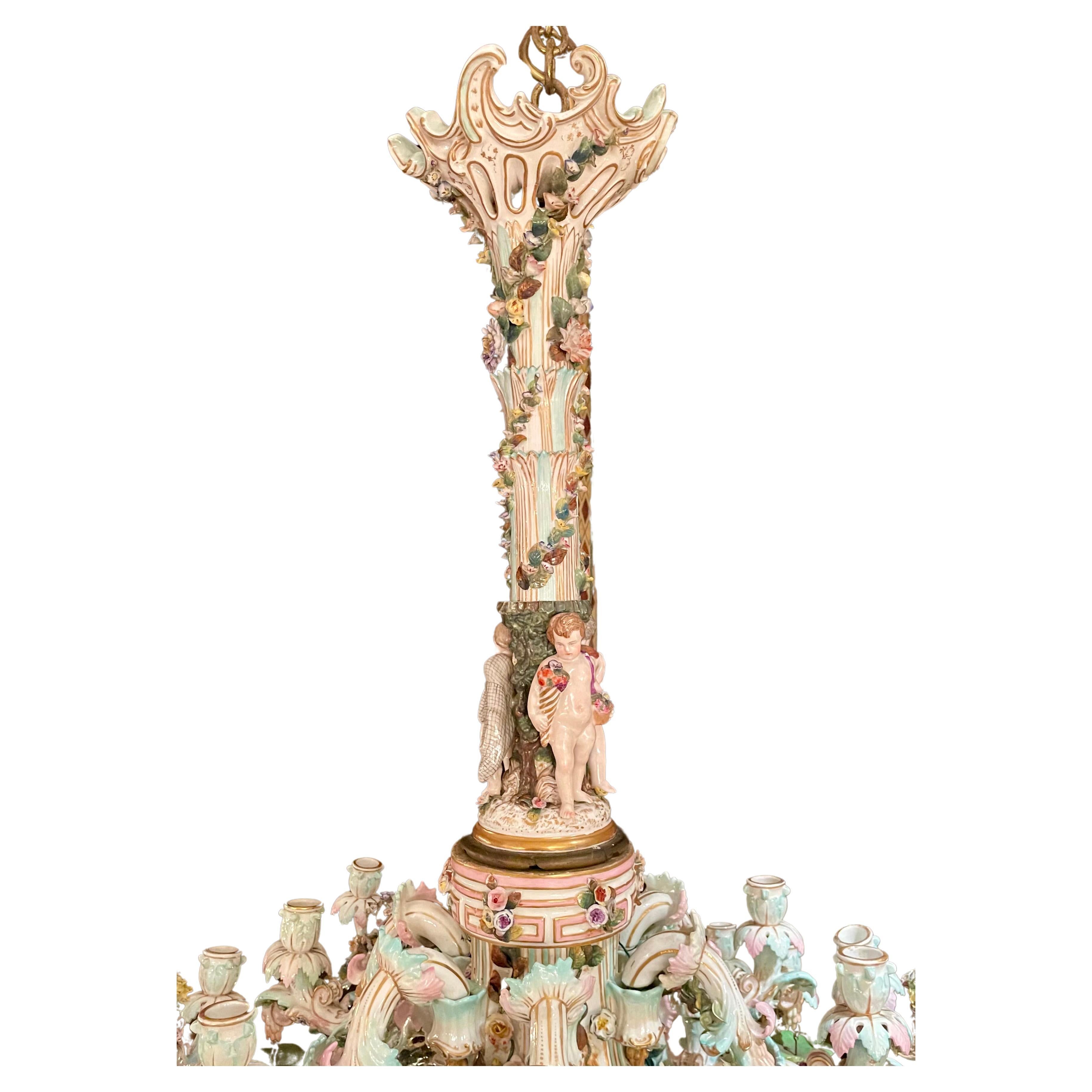 Antico lampadario in porcellana di Dresden del XIX secolo. in vendita 3