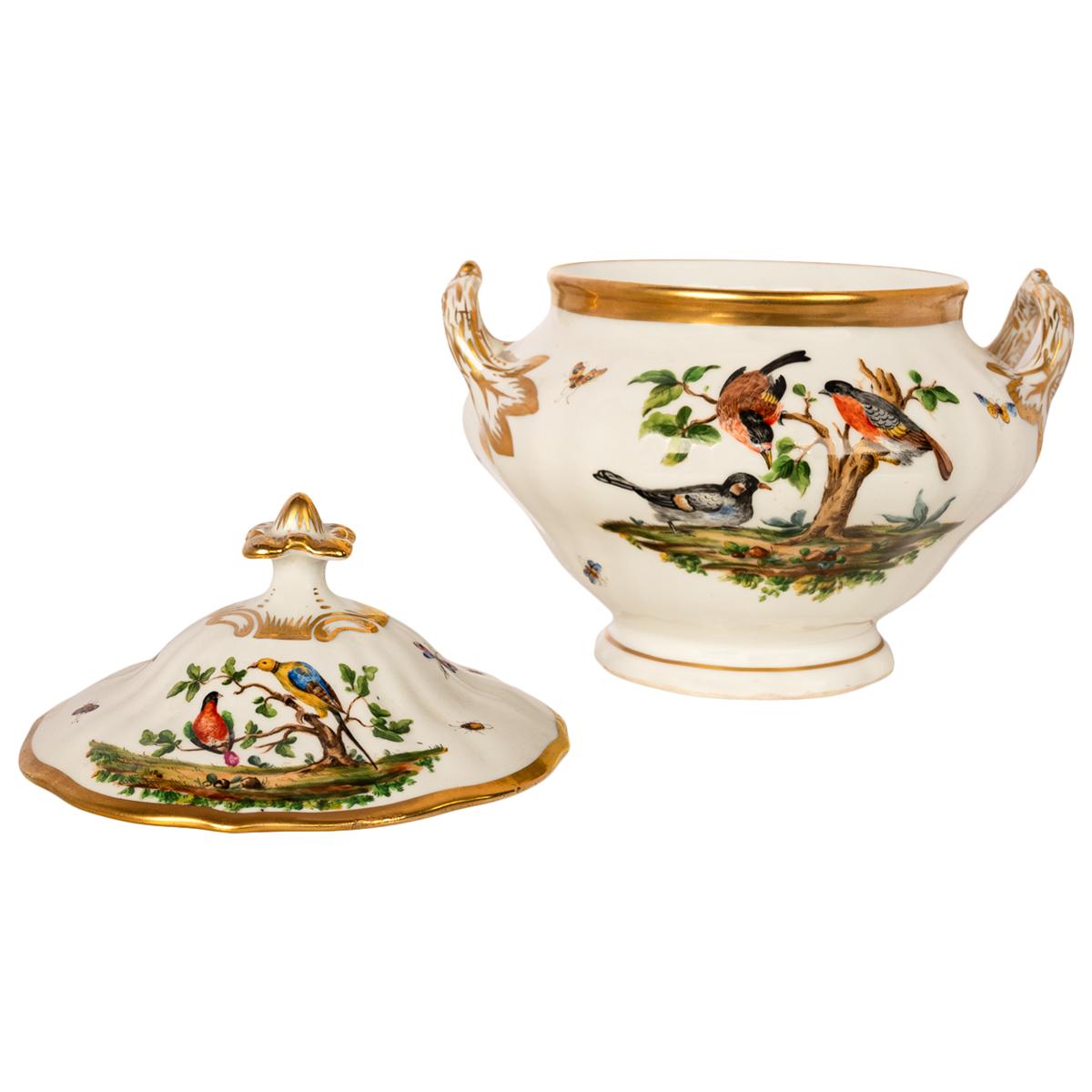 Antik 19. Jahrhundert Deutsch KPM Porcelain Deckelschüssel Terrine Vögel Schmetterlinge (Vergoldet) im Angebot