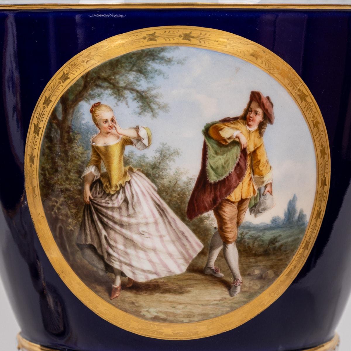 Antiquités, vases et couvercles à deux anses en porcelaine KPM allemande du 19e siècle, c.1890 en vente 4