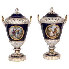 Antiquités, vases et couvercles à deux anses en porcelaine KPM allemande du 19e siècle, c.1890