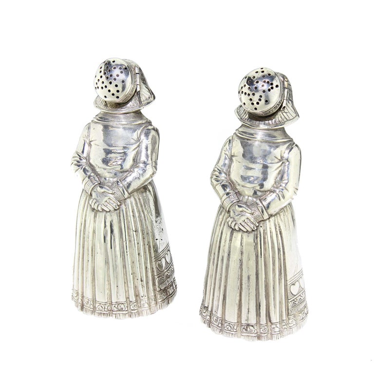 Antique 19th Century German or Dutch Pair of 930, Silver Salt & Pepper Shakers In Good Condition For Sale In Braintree, GB