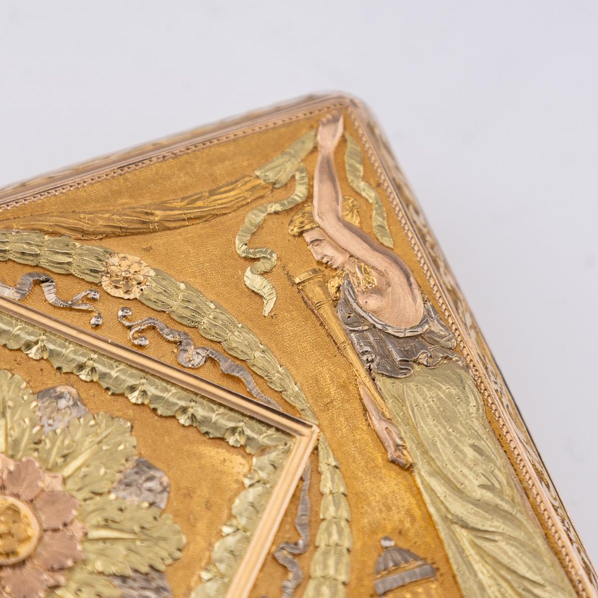 Tabatière allemande ancienne du 19ème siècle en or 18 carats à trois couleurs, Hanau vers1820 en vente 4