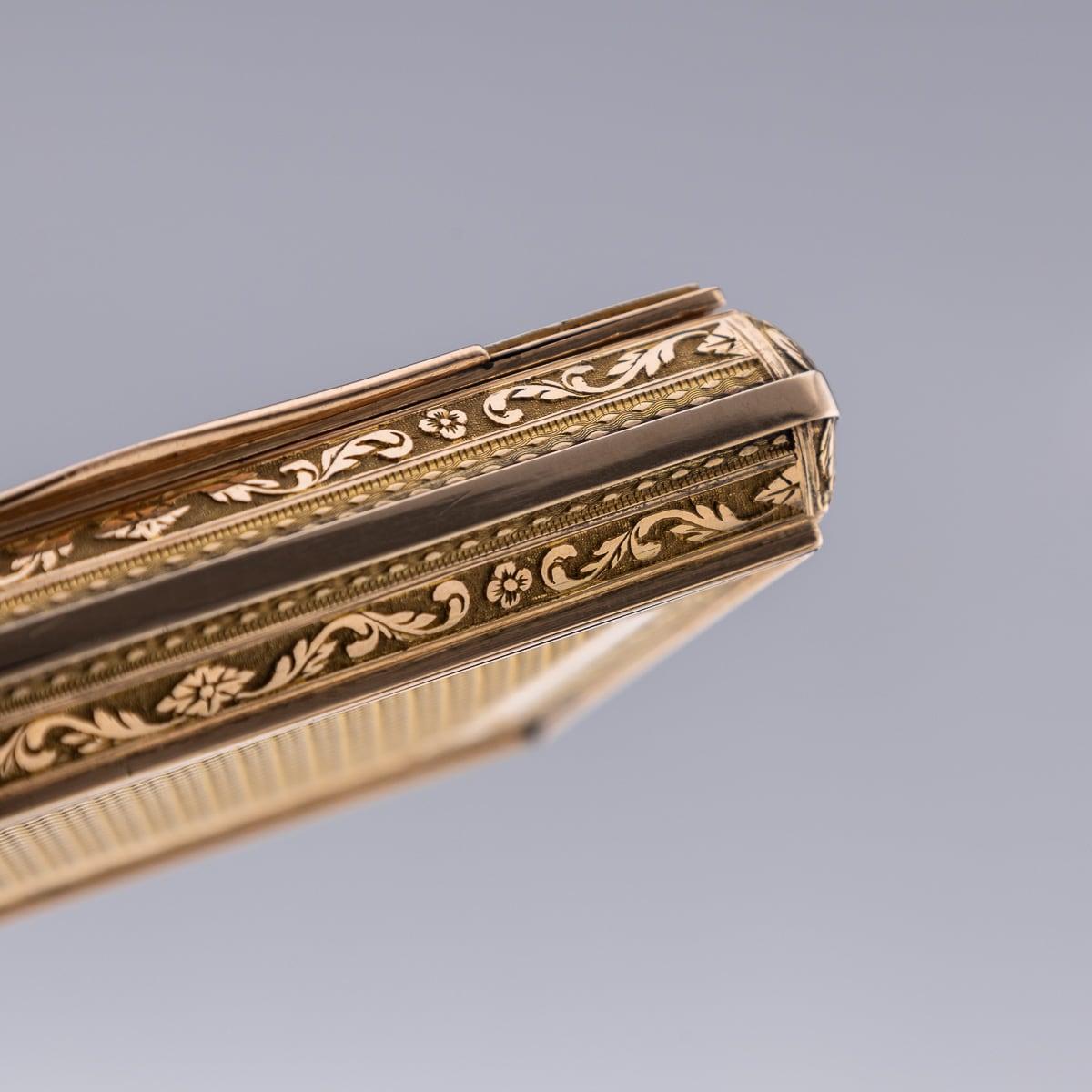Tabatière allemande ancienne du 19ème siècle en or 18 carats à trois couleurs, Hanau vers1820 en vente 8