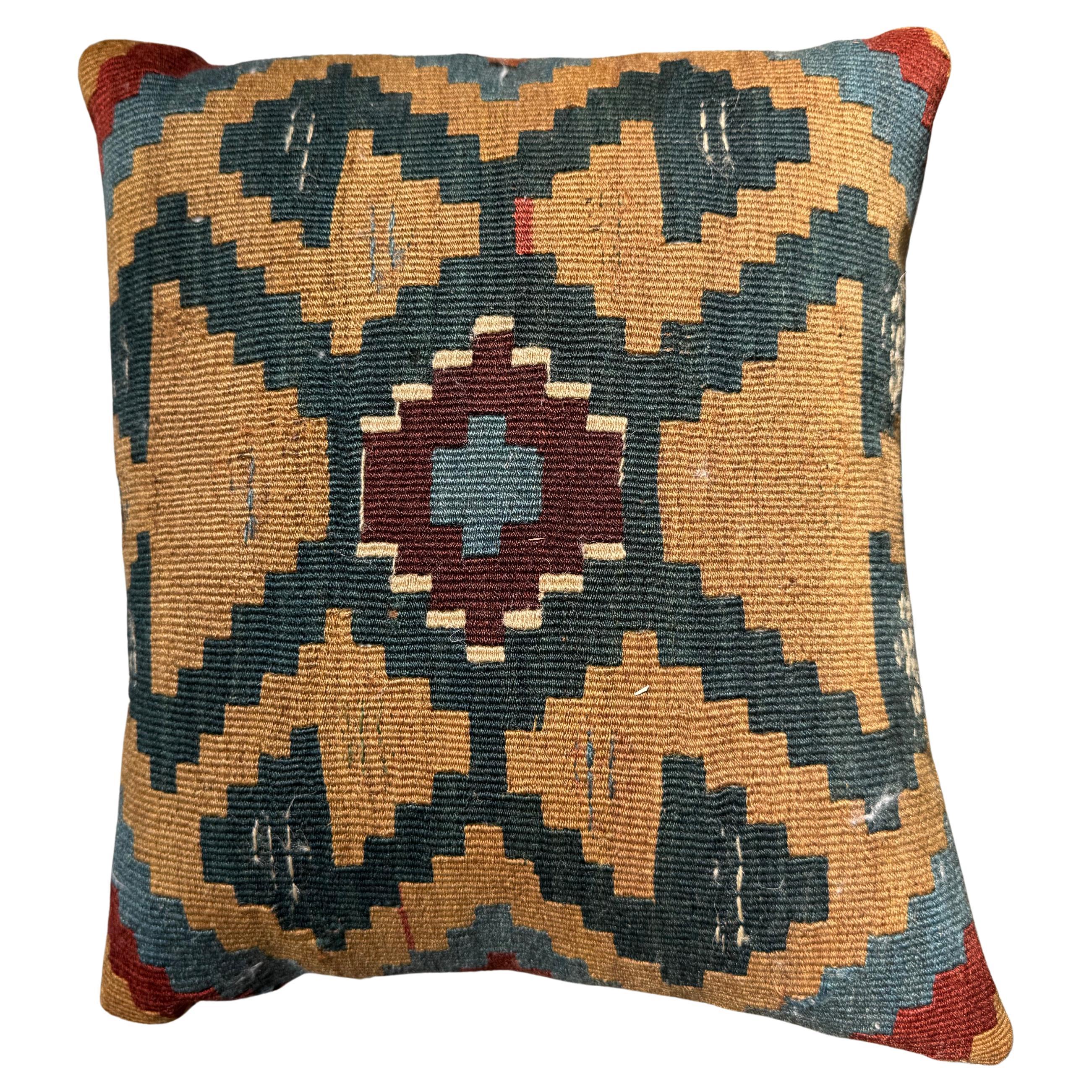 Antico cuscino Kilim Ghashghai del 19° secolo, tessuto a mano con lana tribale, 11 "X9". in vendita