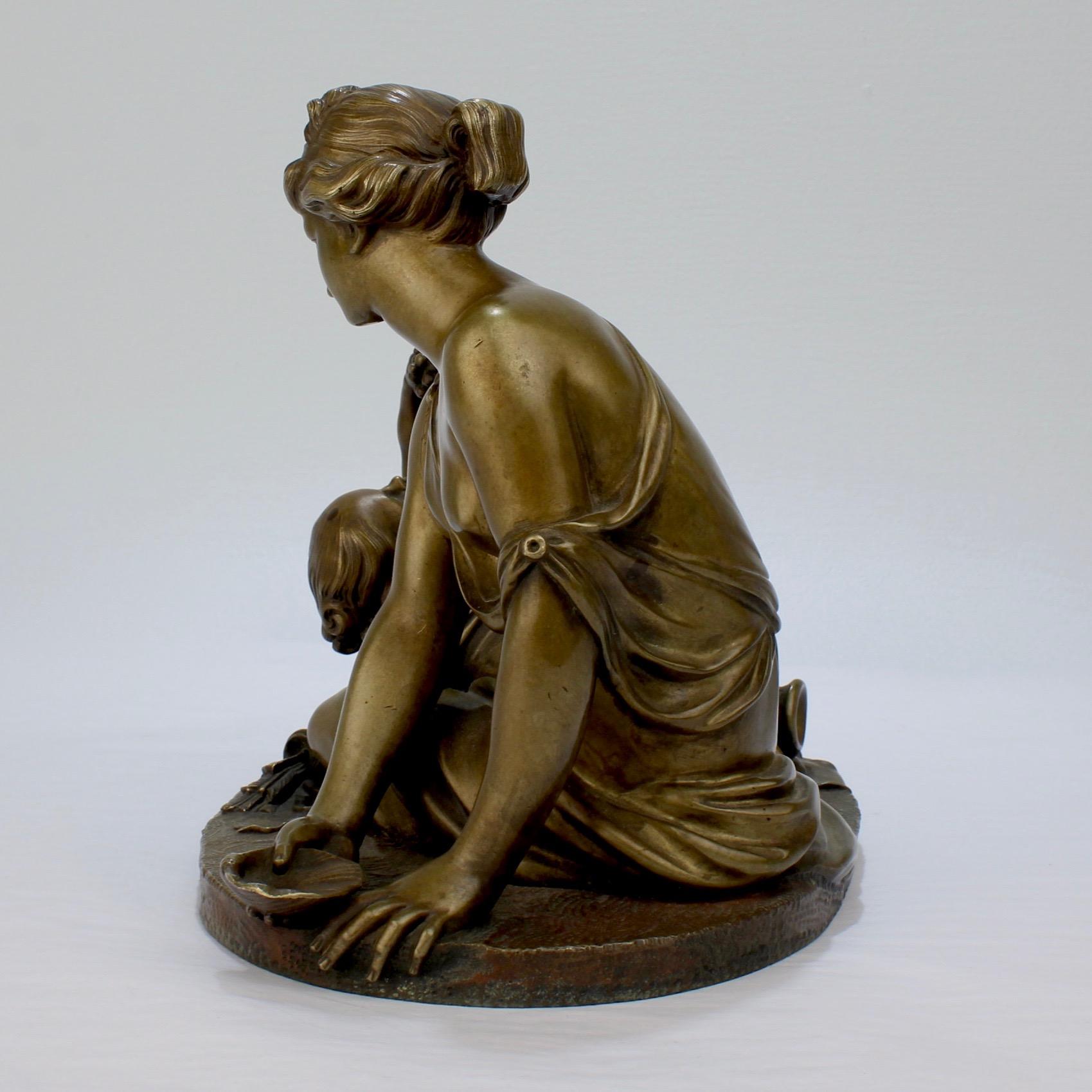 Français Bronze doré français ancien du 19ème siècle représentant Vénus et Cupidon d'après Carrier-Belleuse en vente