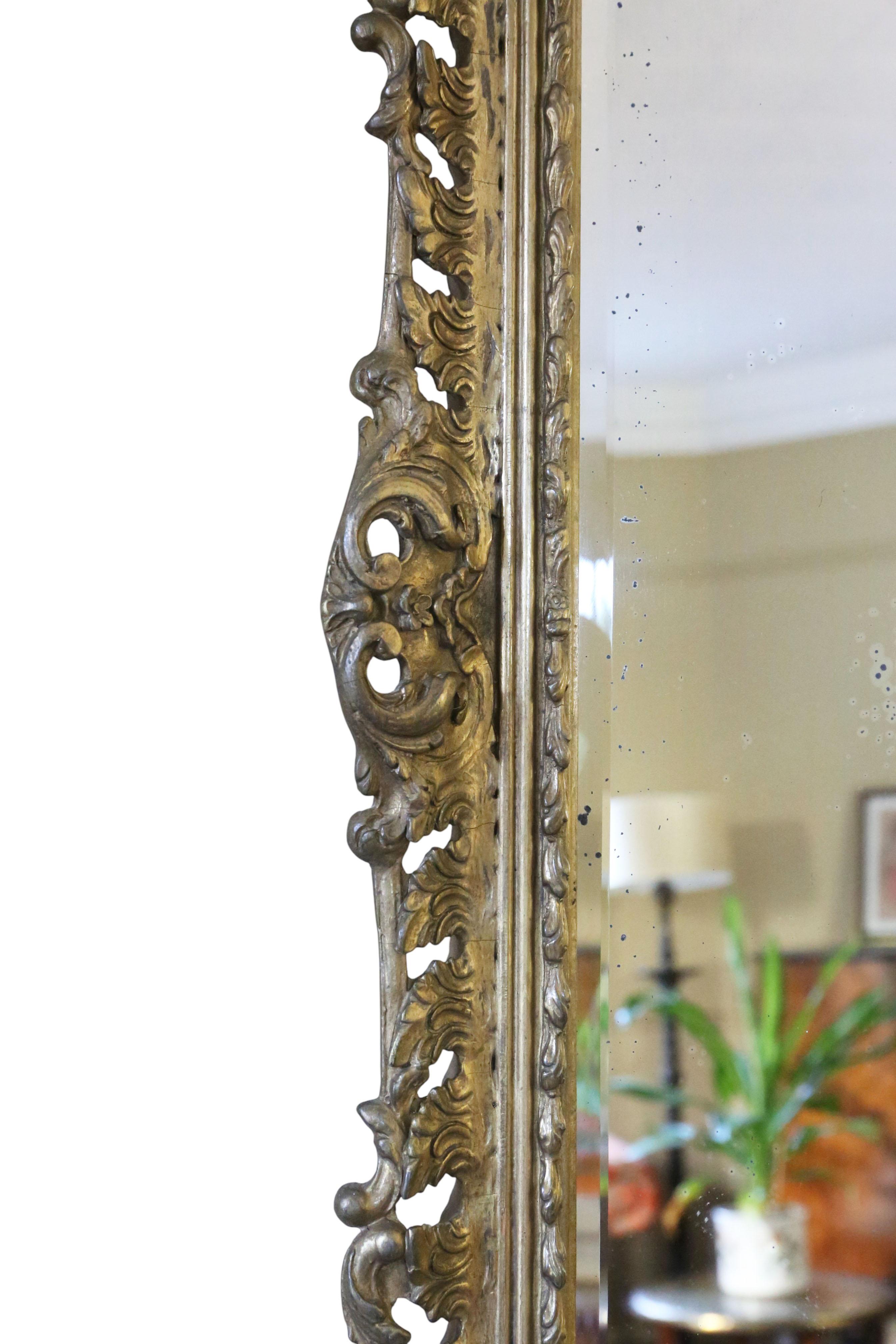 Britannico Antique Mirror da parete dorato del XIX secolo - Qualità pregiata in vendita