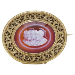 Antique 19th century gold and carved banded agate cameo brooch