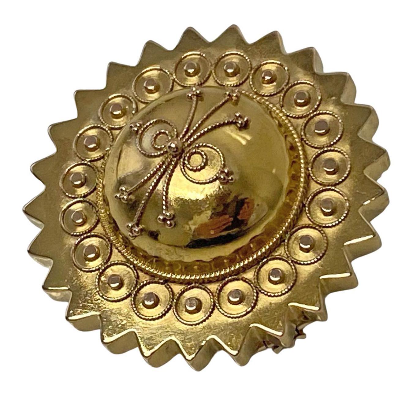 Antique 19th century Gold Brooch English C.1870 In Good Condition For Sale In Toronto, ON