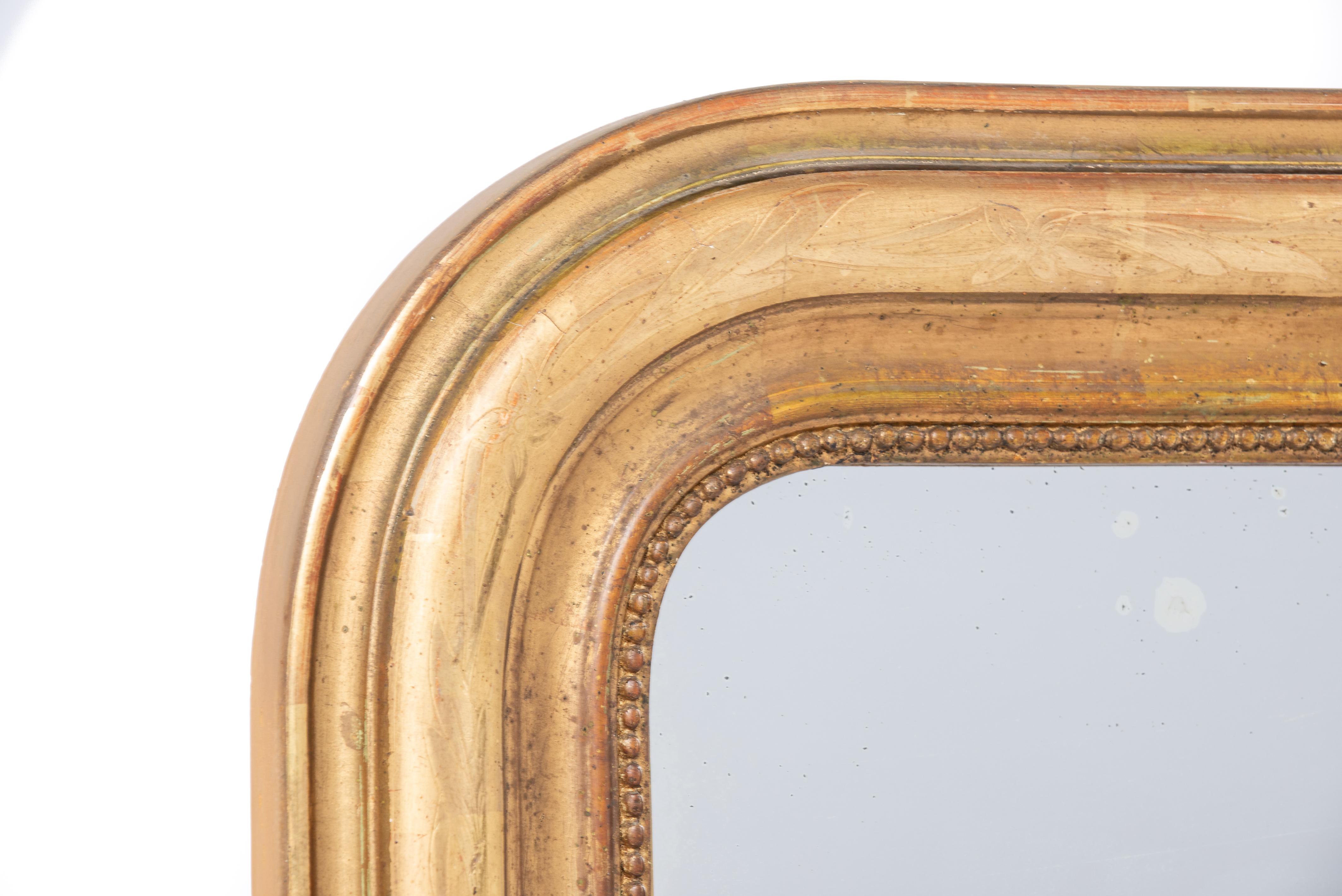 Louis-Philippe Antique Miroir Louis Philippe français du 19ème siècle, doré à la feuille d'or et gravé en vente