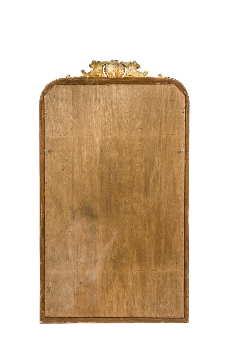 Gesso Antique miroir Louis Philippe français du 19ème siècle doré à la feuille d'or avec crête en vente