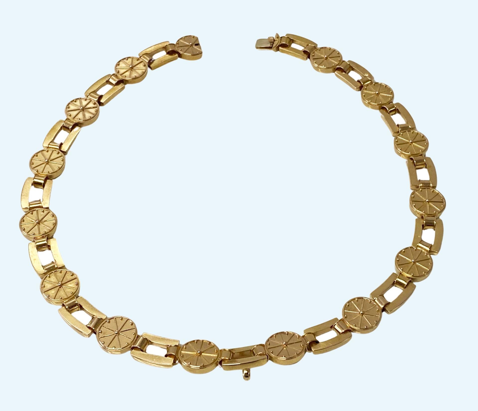 Antique 19th century Gold Necklace English Circa 1860 For Sale 8