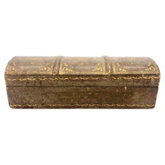 Boîte sacrée du 19ème siècle en cuir embossé or et bois, Paris 